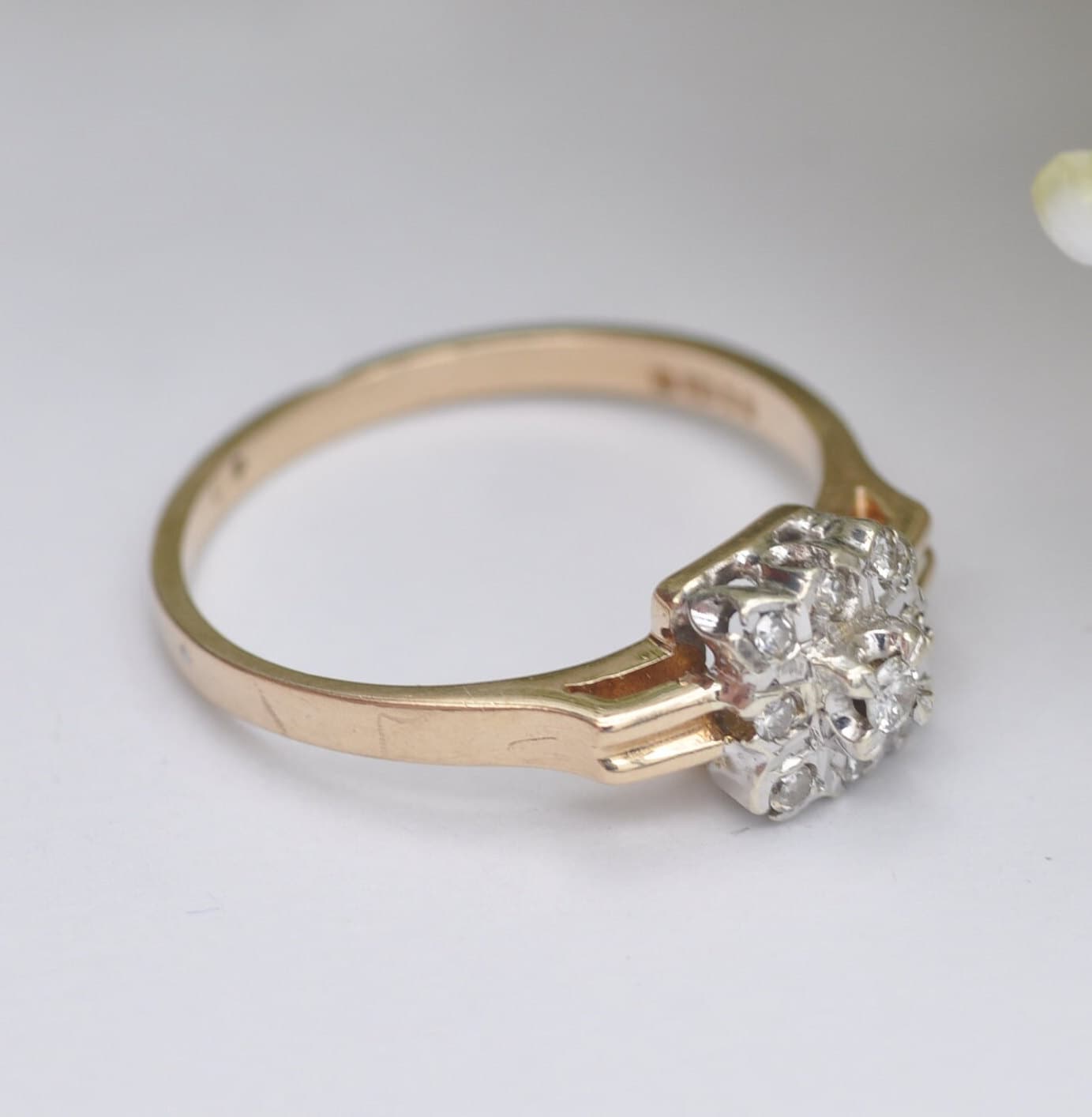 Vintage 9ct Gold Diamond Engagement Ring 1981