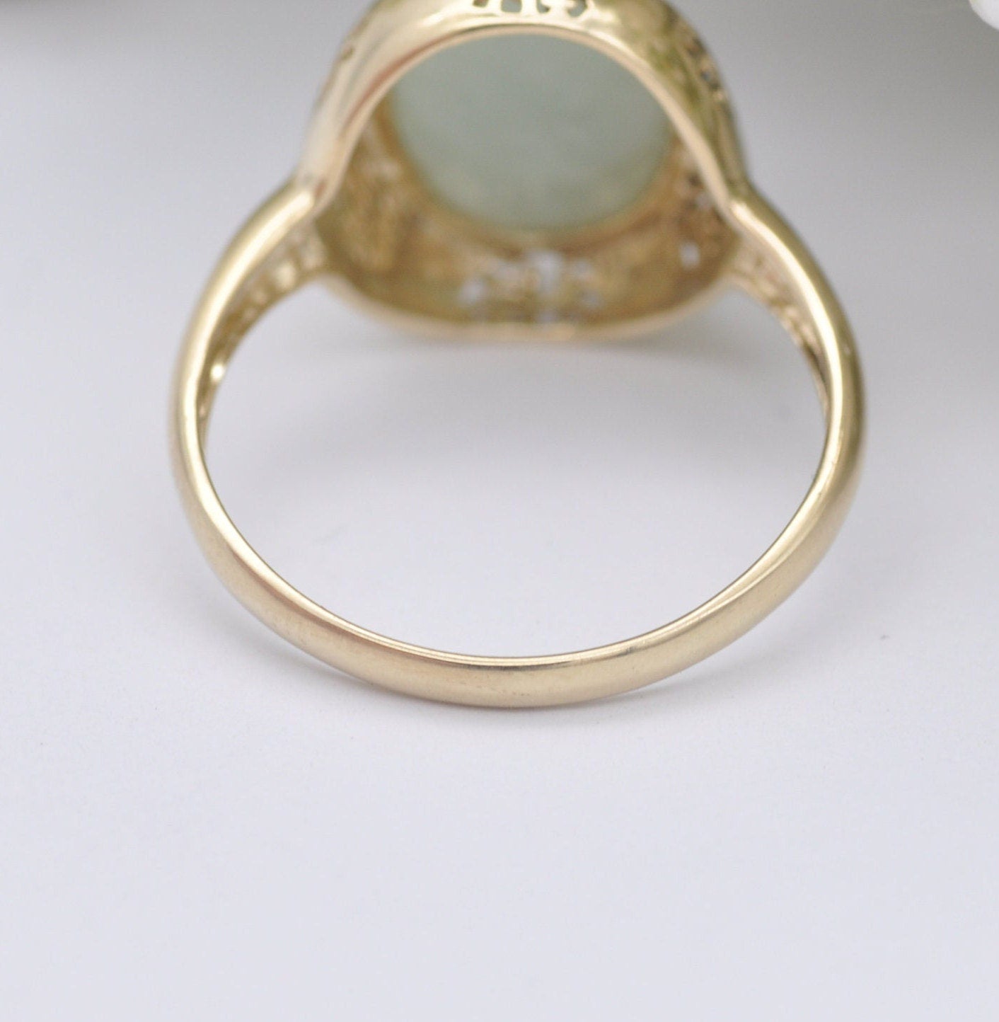 Chinese 14ct Gold Carved Jade Ring