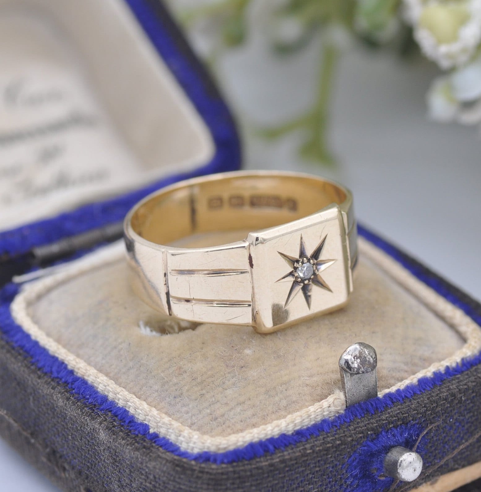 Vintage Art Deco 9ct Gold Signet Ring with a Star Set Diamond 1932 by Henry Griffith & Sons - UK Size - Q 1/2 | US Size - 8 1/4