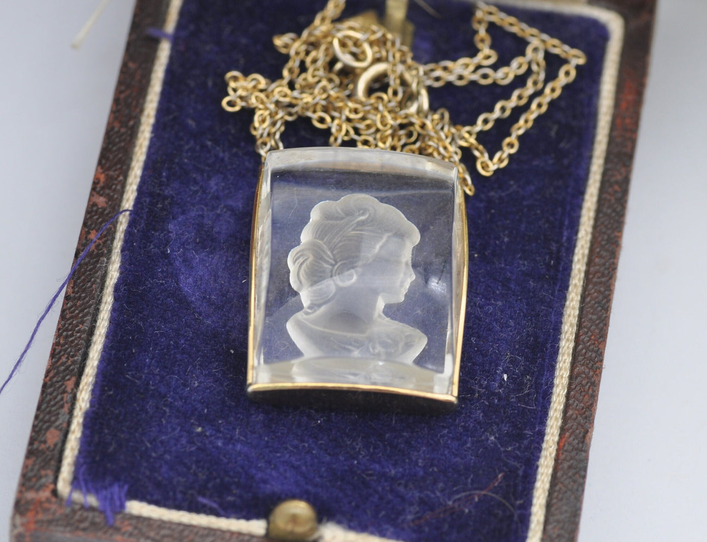 Vintage Sarah Coventry Reverse Carved Cameo Pendant Necklace