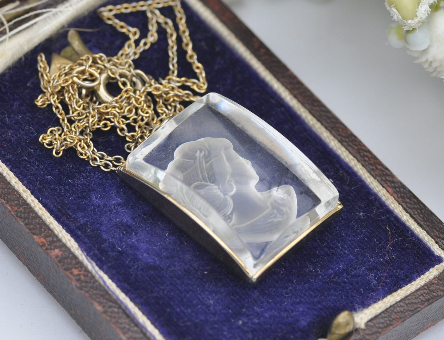 Vintage Sarah Coventry Reverse Carved Cameo Pendant Necklace