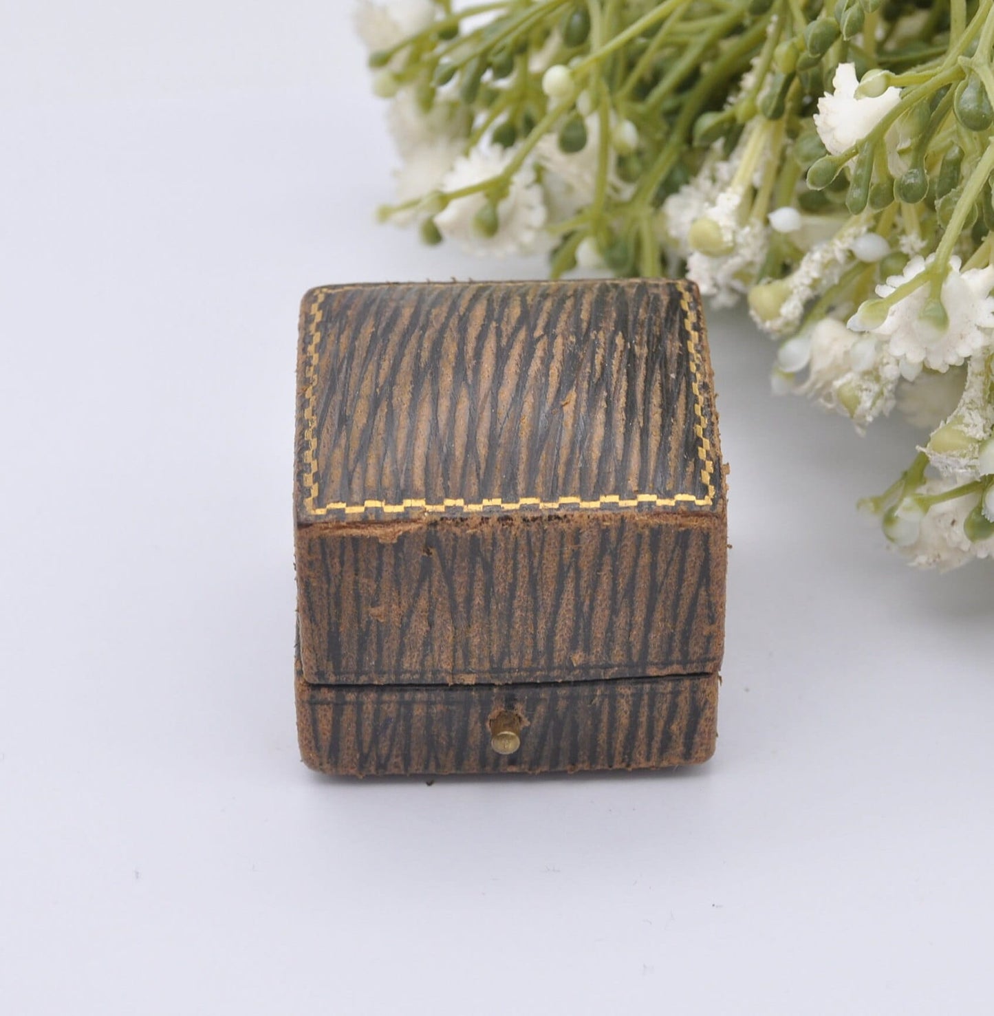 Antique Leather Ring Box with Gold Tooling - Bakers Jewel Casket Wigan Jewellers | Silk and Velvet Lined