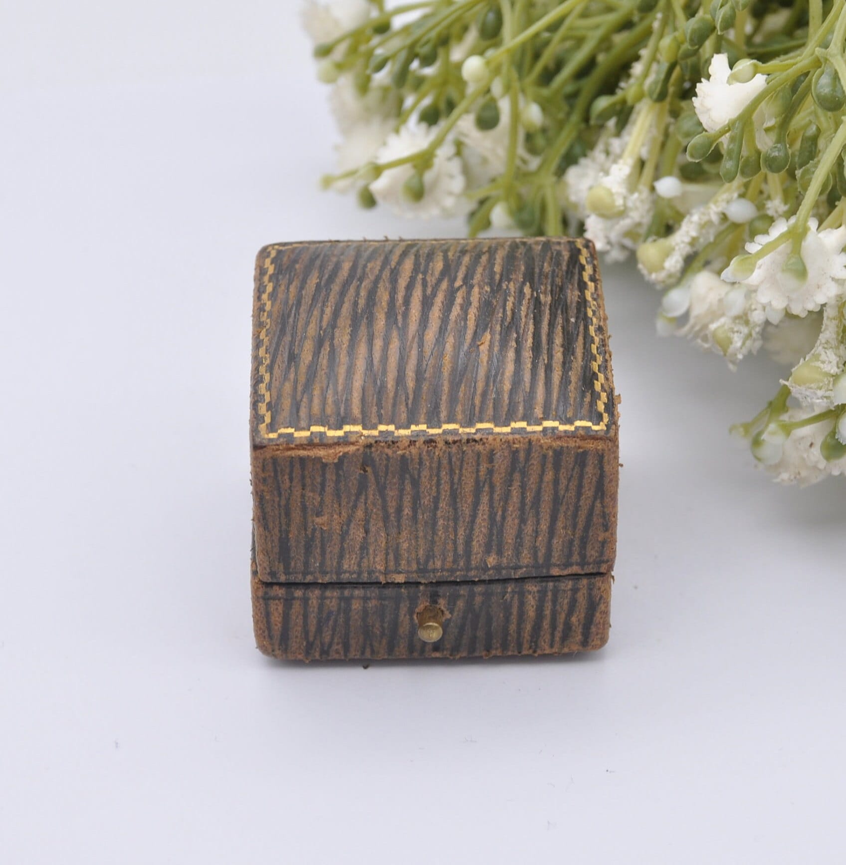 Antique Leather Ring Box with Gold Tooling - Bakers Jewel Casket Wigan Jewellers | Silk and Velvet Lined