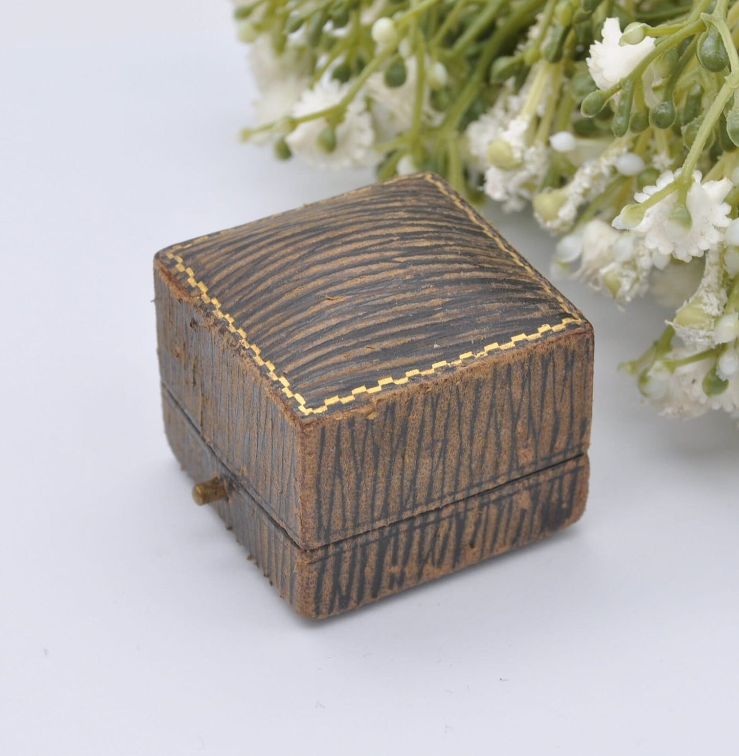 Antique Leather Ring Box with Gold Tooling - Bakers Jewel Casket Wigan Jewellers | Silk and Velvet Lined