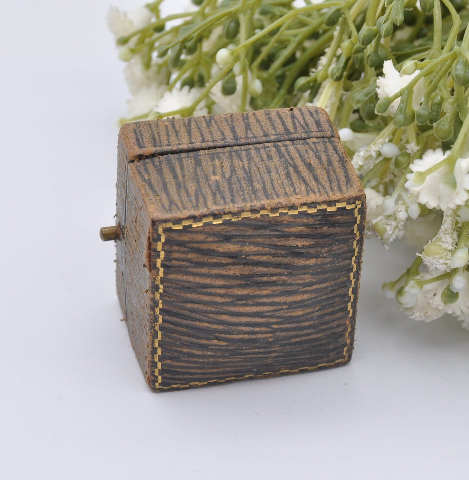 Antique Leather Ring Box with Gold Tooling - Bakers Jewel Casket Wigan Jewellers | Silk and Velvet Lined