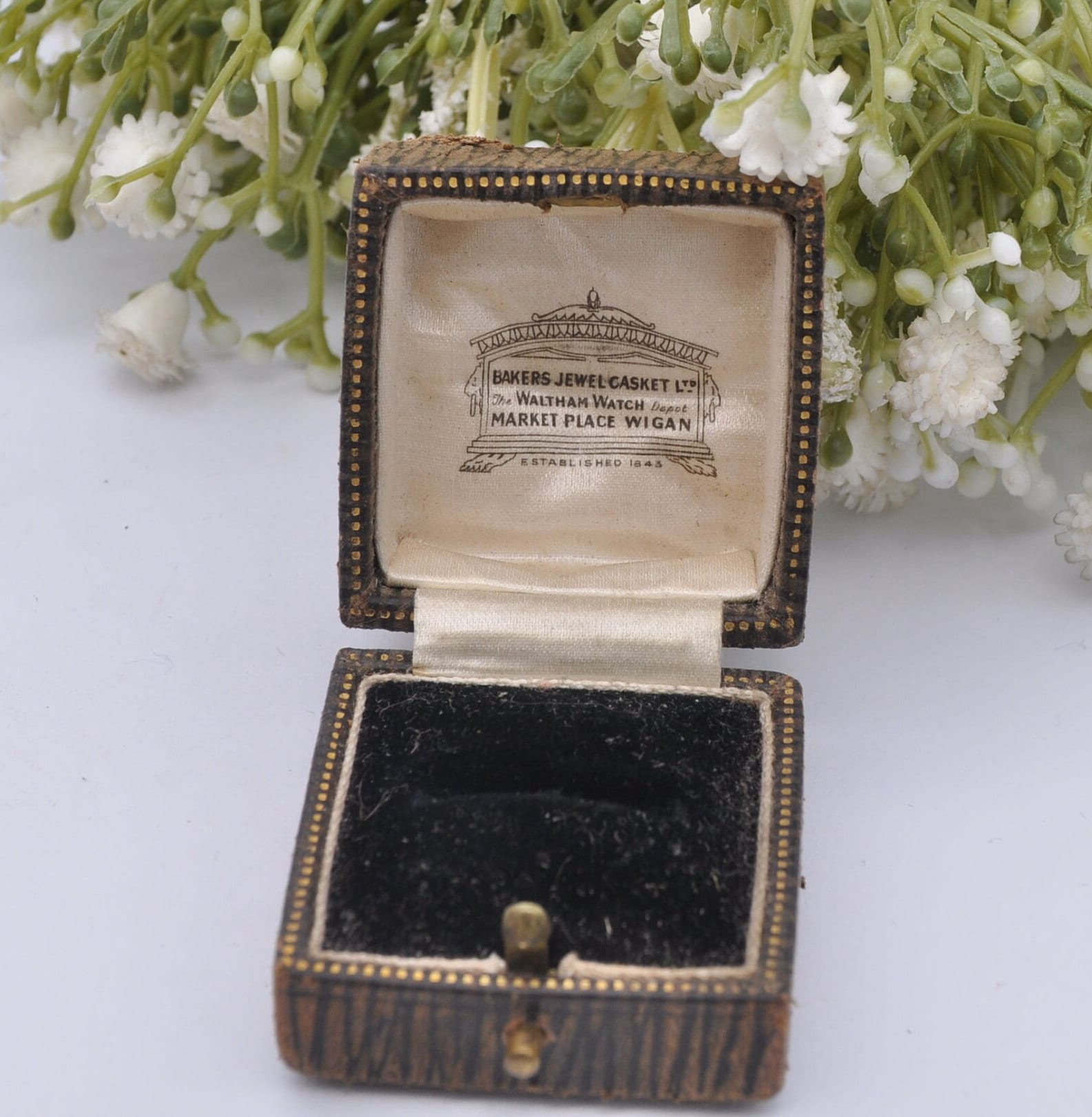Antique Leather Ring Box with Gold Tooling - Bakers Jewel Casket Wigan Jewellers | Silk and Velvet Lined