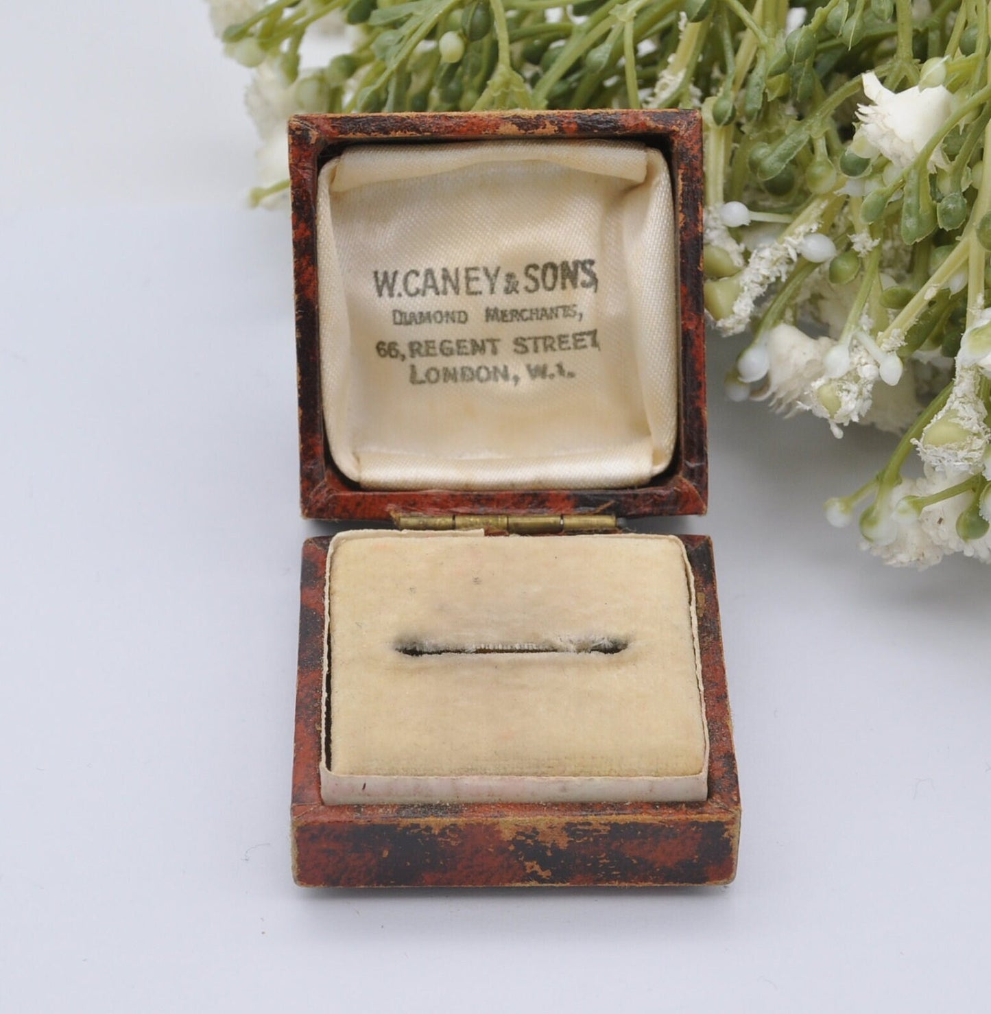 Vintage Leather Ring Box - W. Caney Regent Street London Jewellers | Silk and Velvet Lined