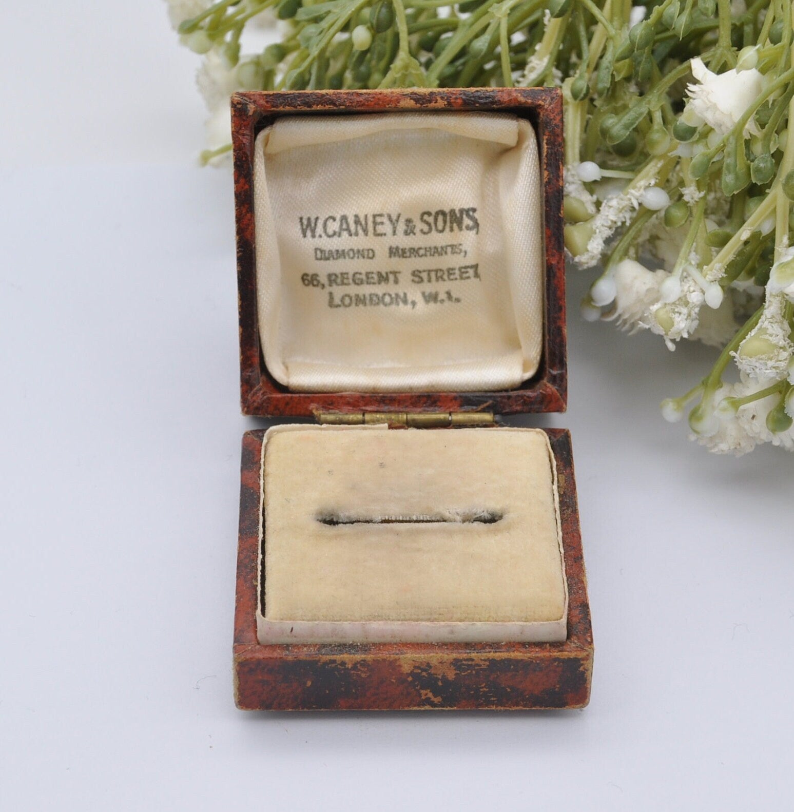 Vintage Leather Ring Box - W. Caney Regent Street London Jewellers | Silk and Velvet Lined