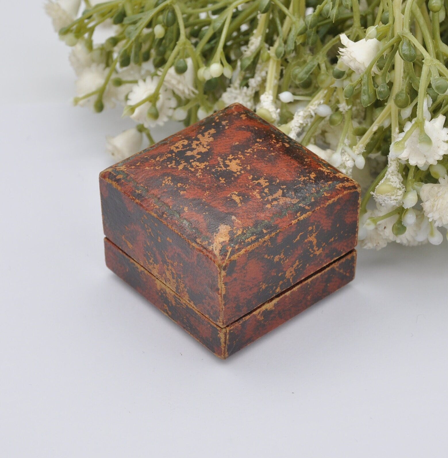 Vintage Leather Ring Box - W. Caney Regent Street London Jewellers | Silk and Velvet Lined
