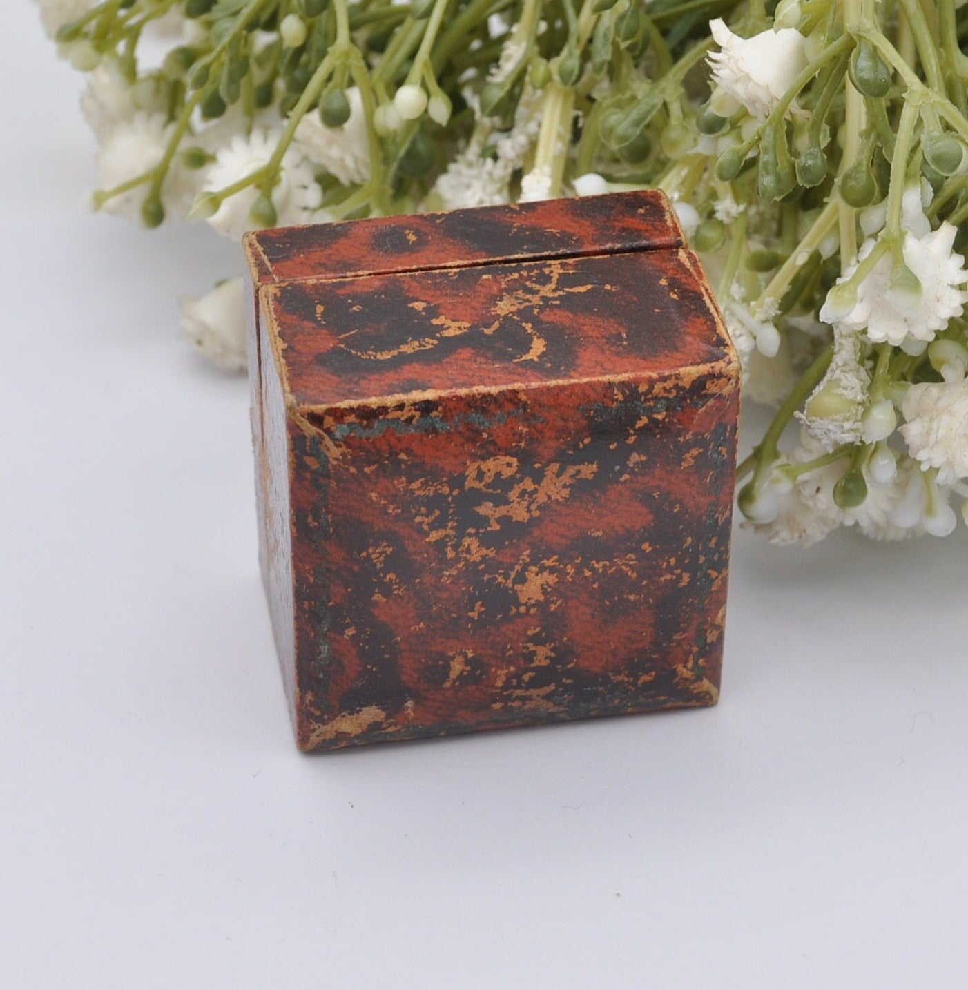 Vintage Leather Ring Box - W. Caney Regent Street London Jewellers | Silk and Velvet Lined