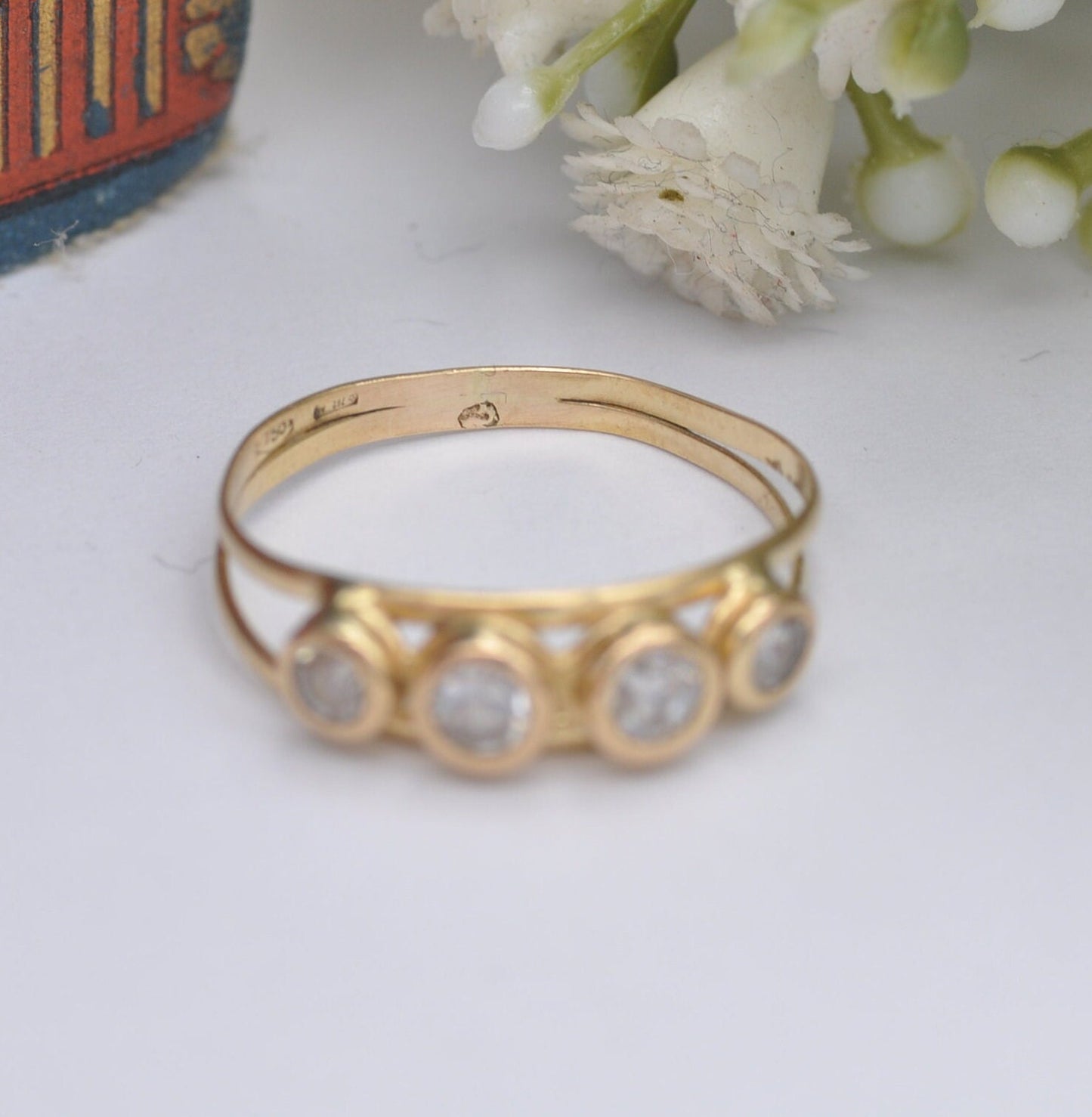 Vintage 18ct Gold Four Stone Split Band Ring