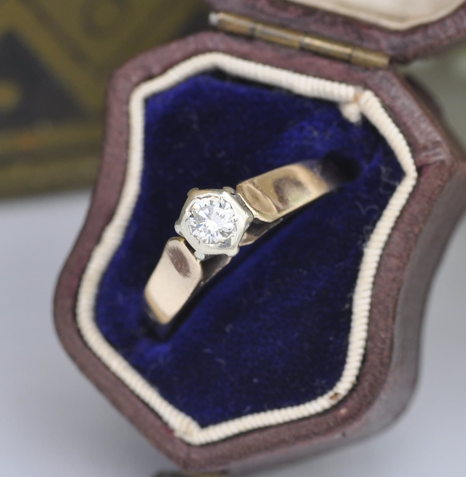 Vintage 9ct Gold Diamond Solitaire Ring 1977