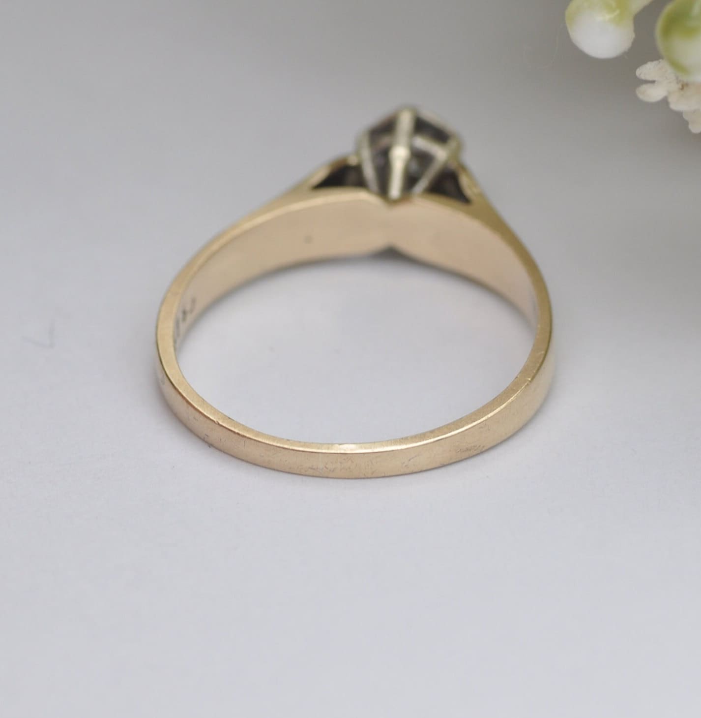 Vintage 9ct Gold Diamond Solitaire Ring 1977