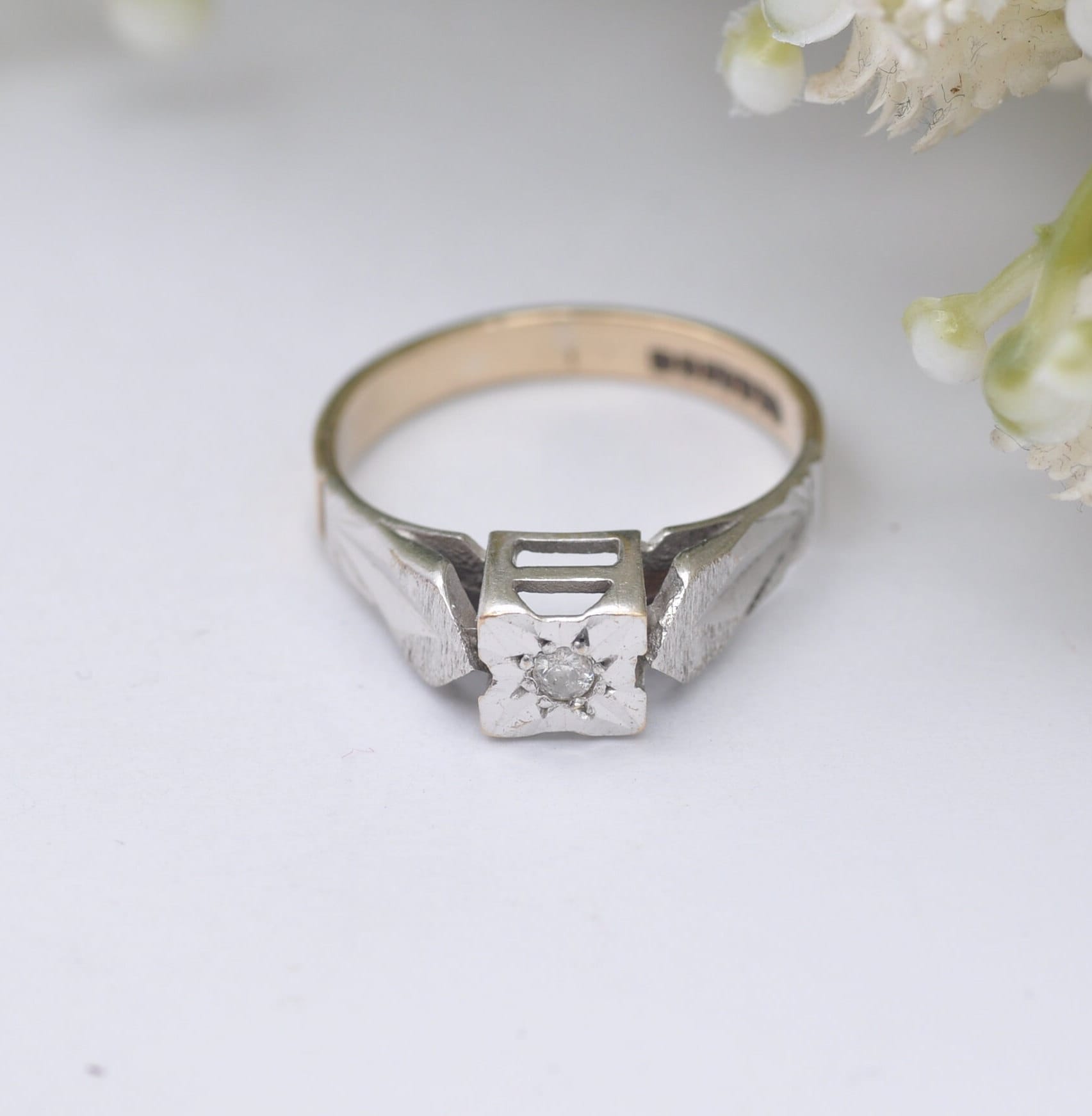 Vintage 9ct Gold Diamond Solitaire Ring 1975 - Yellow and White Gold | UK Size - K | US Size - 5 1/2