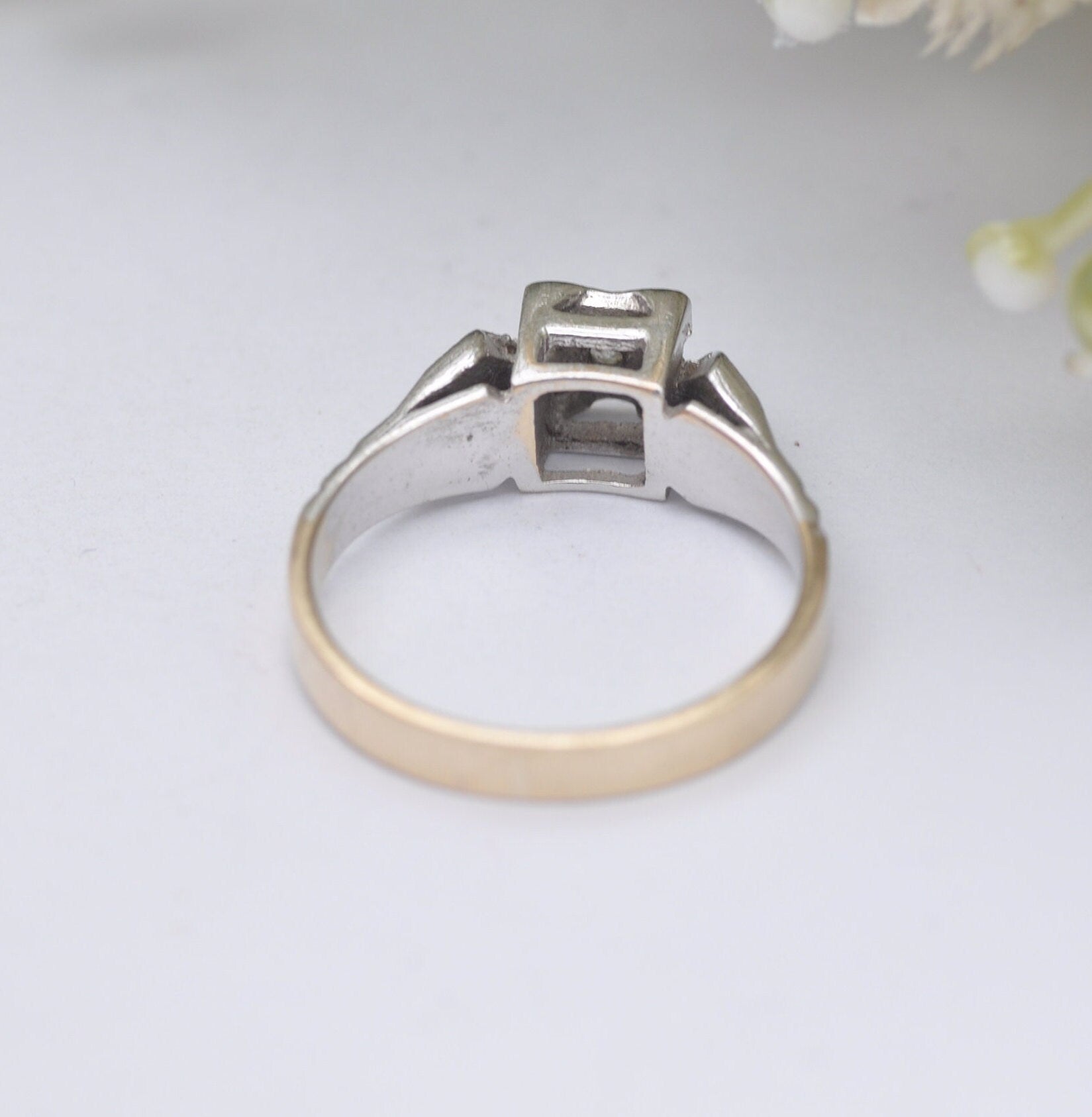 Vintage 9ct Gold Diamond Solitaire Ring 1975 - Yellow and White Gold | UK Size - K | US Size - 5 1/2