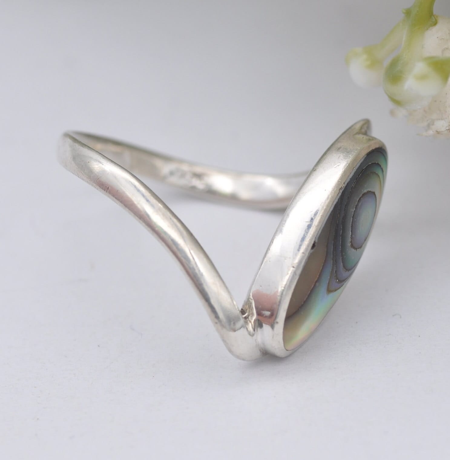 Sterling Silver Abalone Shell Ring - Paua Shell Stone | Off-Centre Oval | UK Size - S 1/2 | US Size - 9 1/4