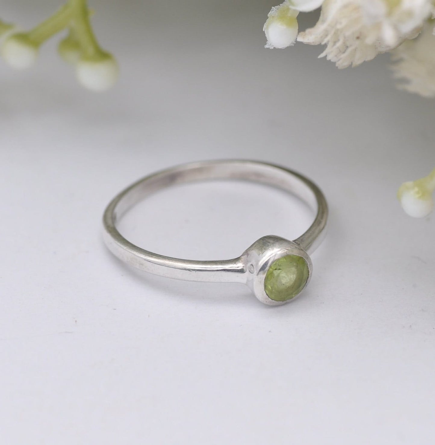 Sterling Silver Peridot Solitaire Ring - UK Size - P | US Size - 7 3/4