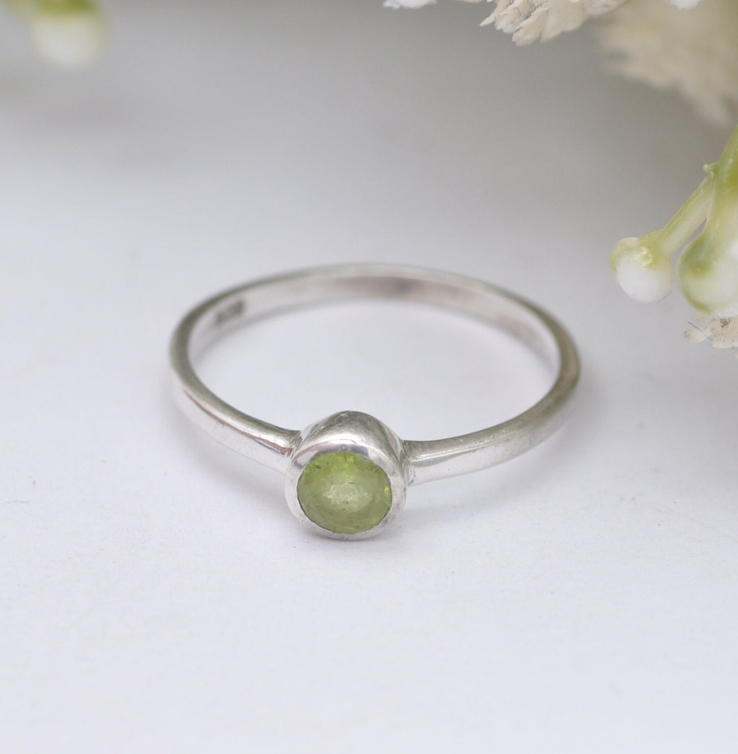 Sterling Silver Peridot Solitaire Ring - UK Size - P | US Size - 7 3/4