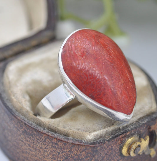 Vintage Sterling Silver Coral Ring - Teardrop Shape | UK Size - O | US Size - 7 1/4