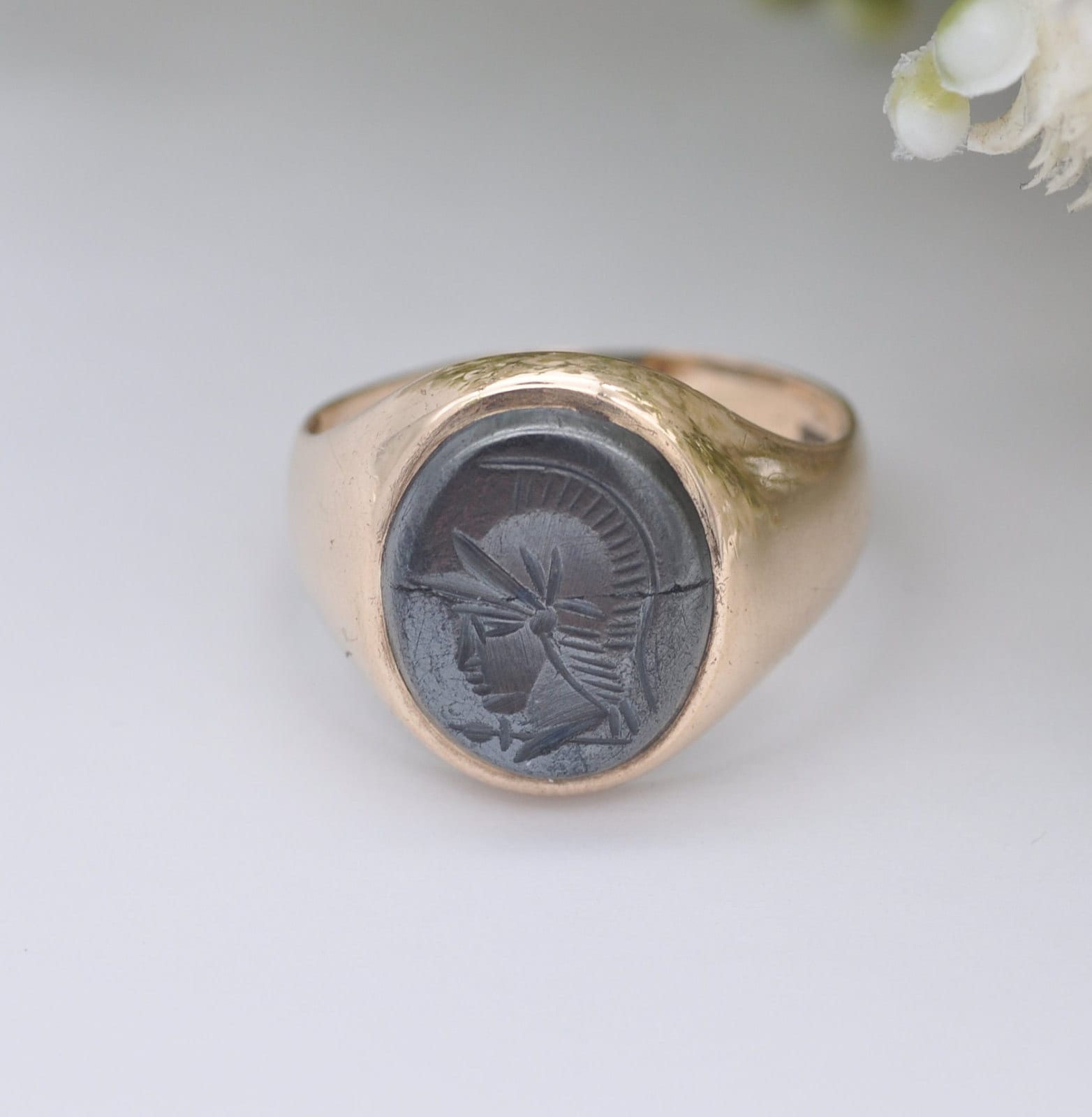 Vintage 9ct Gold Hematite Intaglio Signet Ring 1964 - Roman Soldier | UK Size - R | US Size - 8 3/4