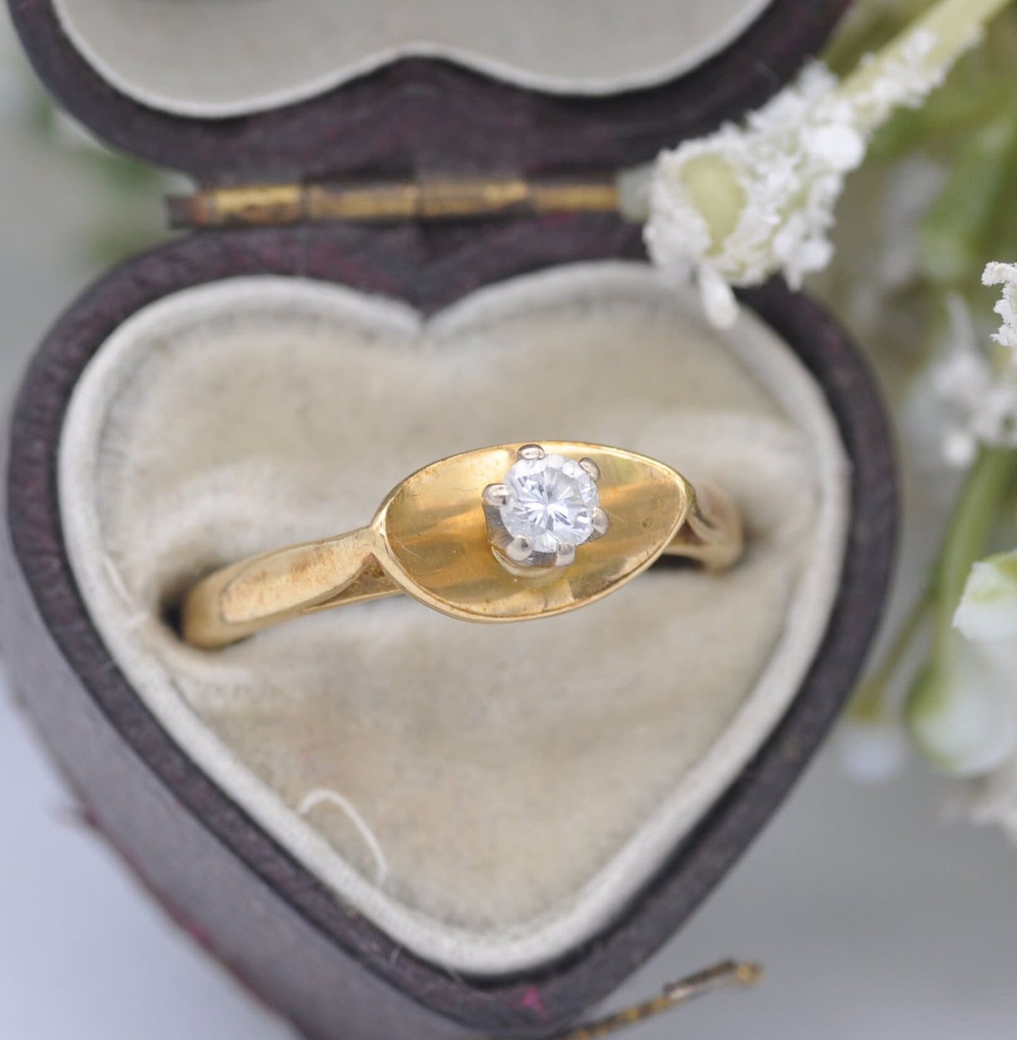 Vintage 18ct Gold Diamond Solitaire Engagement Ring - Unusual Shape | Curved Band | UK Size - L | US Size - 5 3/4