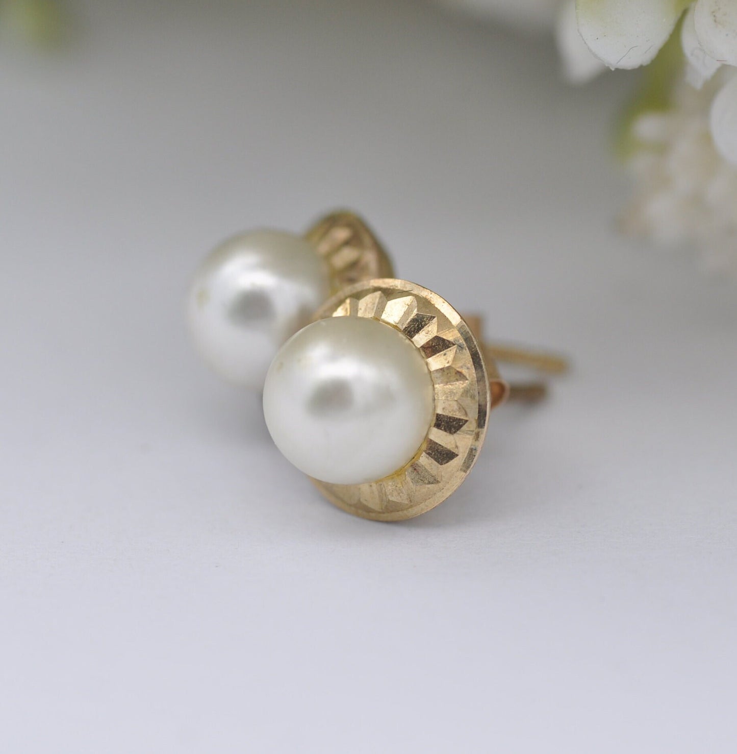 Vintage 9ct Gold Faux Pearl Stud Earrings - Diamond Cut Design