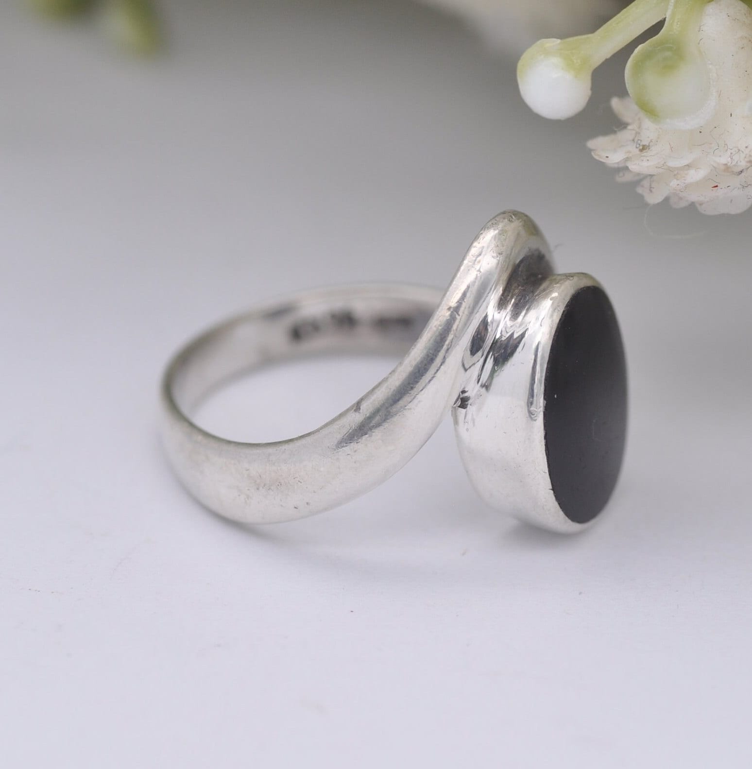 Vintage Kit Heath Sterling Silver and Onyx Wishbone Ring 1990s - Unisex / UK Size - K 1/2 | US Size - 5 1/2