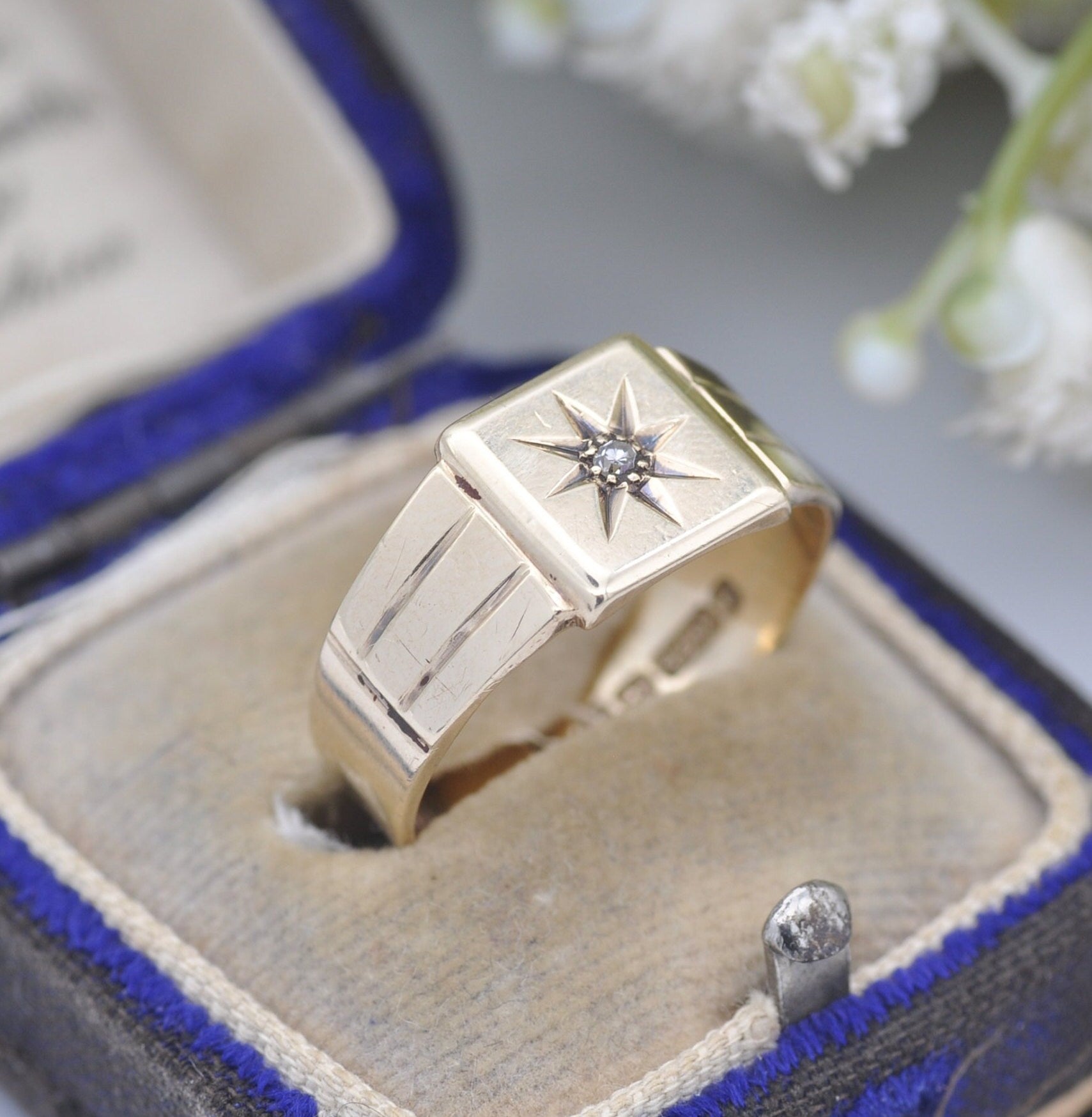 Vintage Art Deco 9ct Gold Signet Ring with a Star Set Diamond 1932 by Henry Griffith & Sons - UK Size - Q 1/2 | US Size - 8 1/4