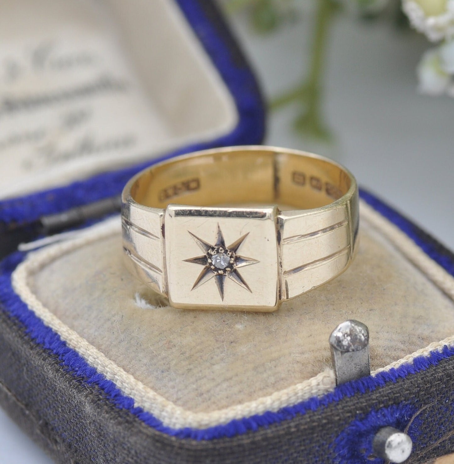 Vintage Art Deco 9ct Gold Signet Ring with a Star Set Diamond 1932 by Henry Griffith & Sons - UK Size - Q 1/2 | US Size - 8 1/4