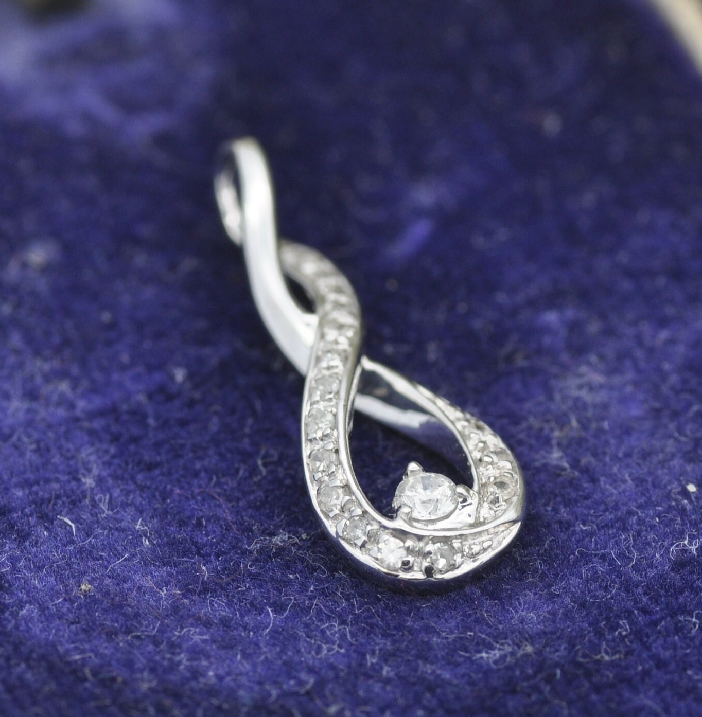 9ct White Gold Diamond Twisted Pendant