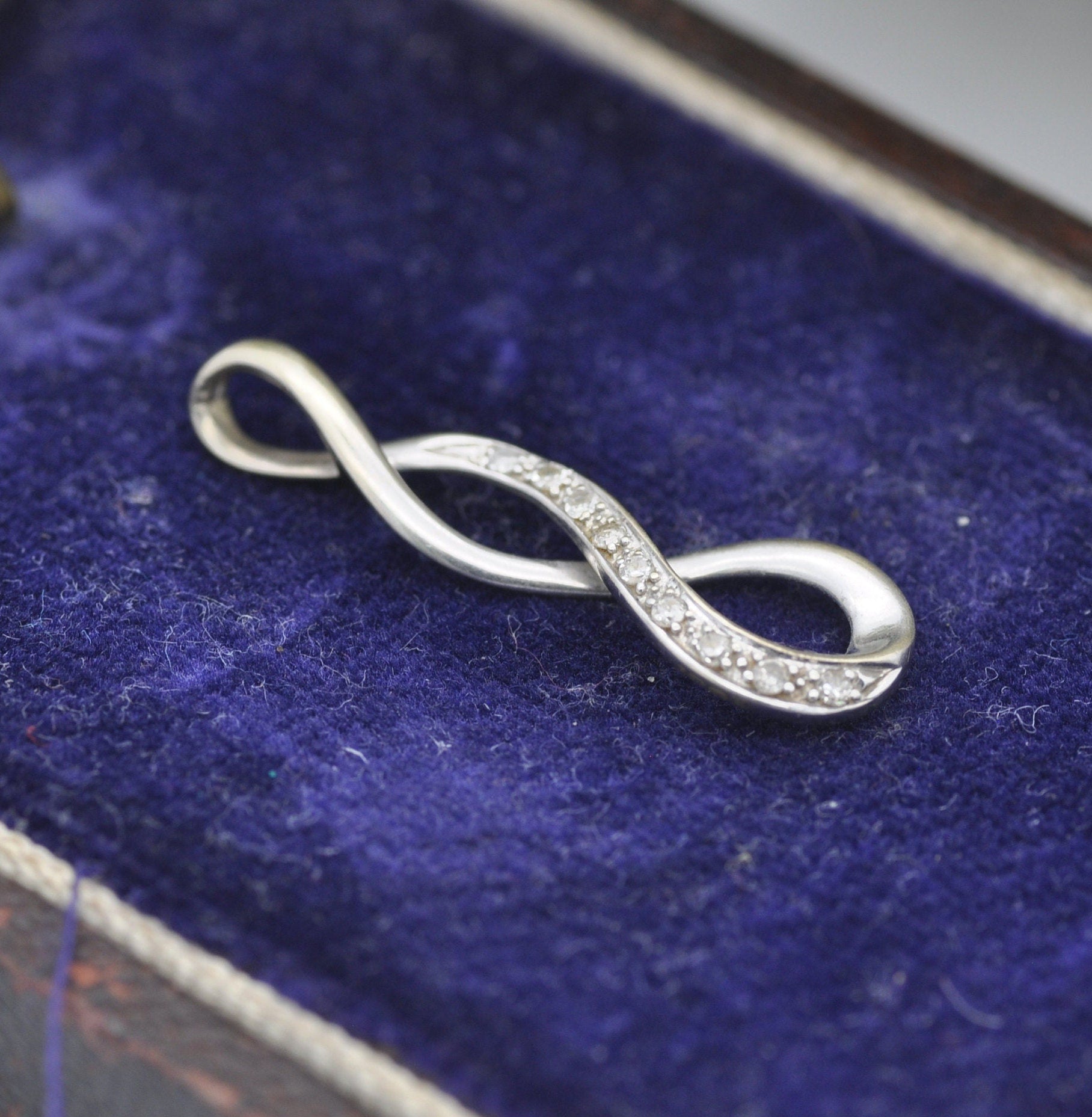 9ct White Gold Diamond Pendant - Delicate Twisted Necklace