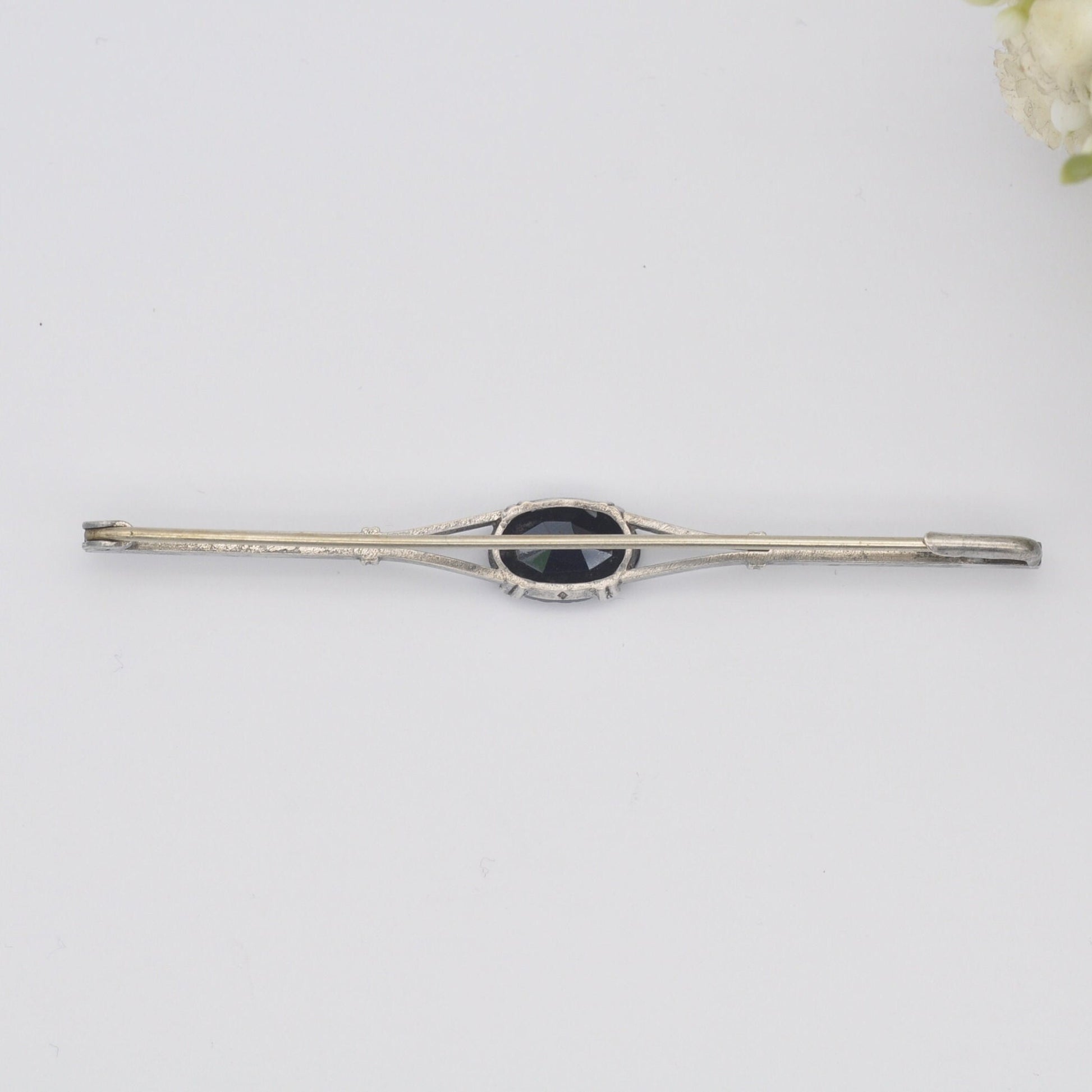 Vintage French Art Deco Sterling Silver Bar Brooch with Black Gemstone