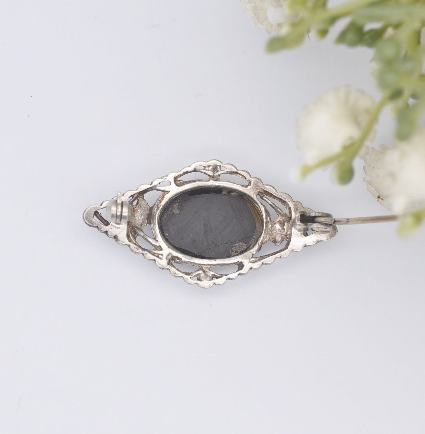 Vintage Sterling Silver Onyx Leaf Brooch - Openwork Leaf Design | Diamond Shape