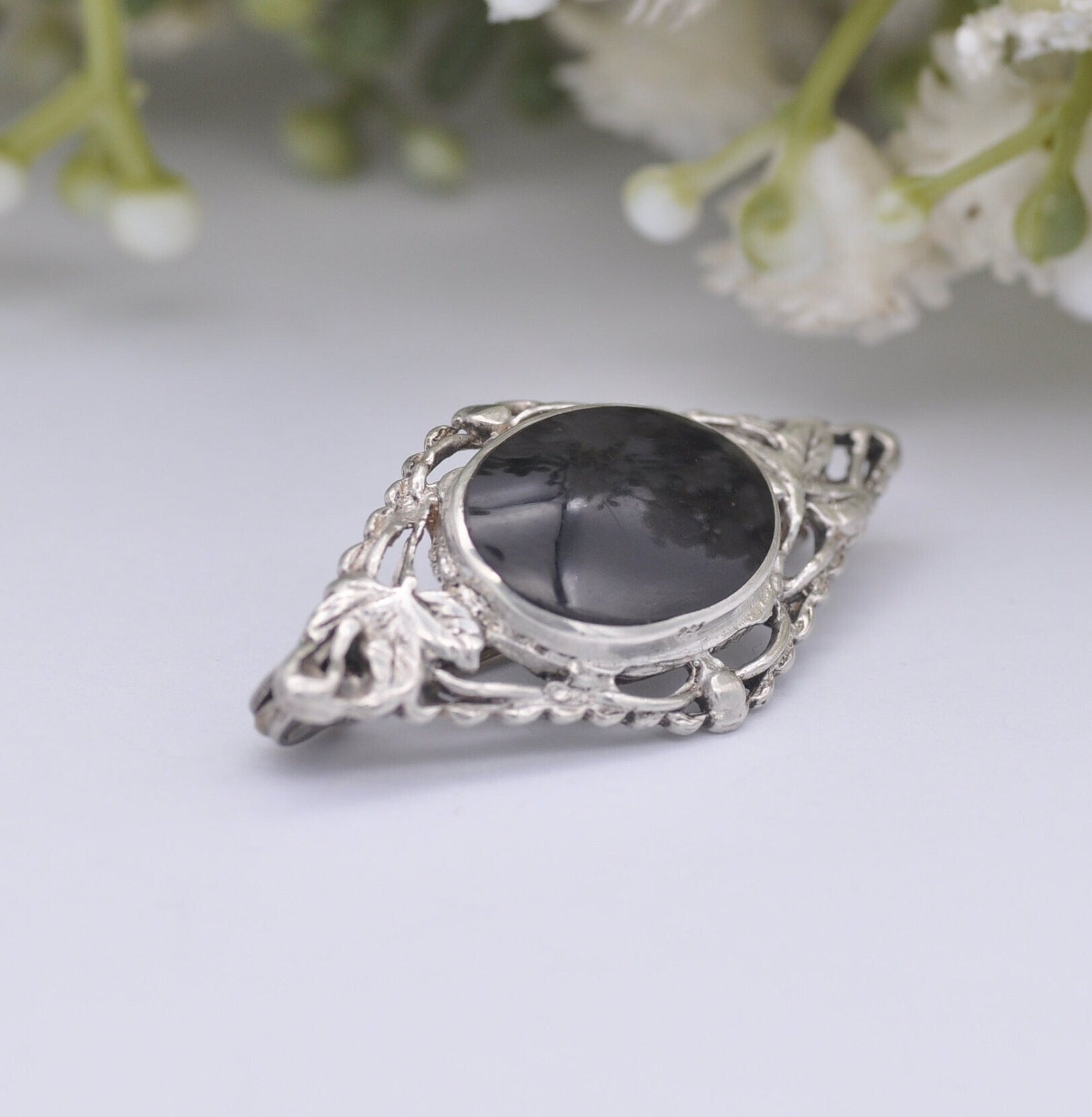 Vintage Sterling Silver Onyx Leaf Brooch - Openwork Leaf Design | Diamond Shape