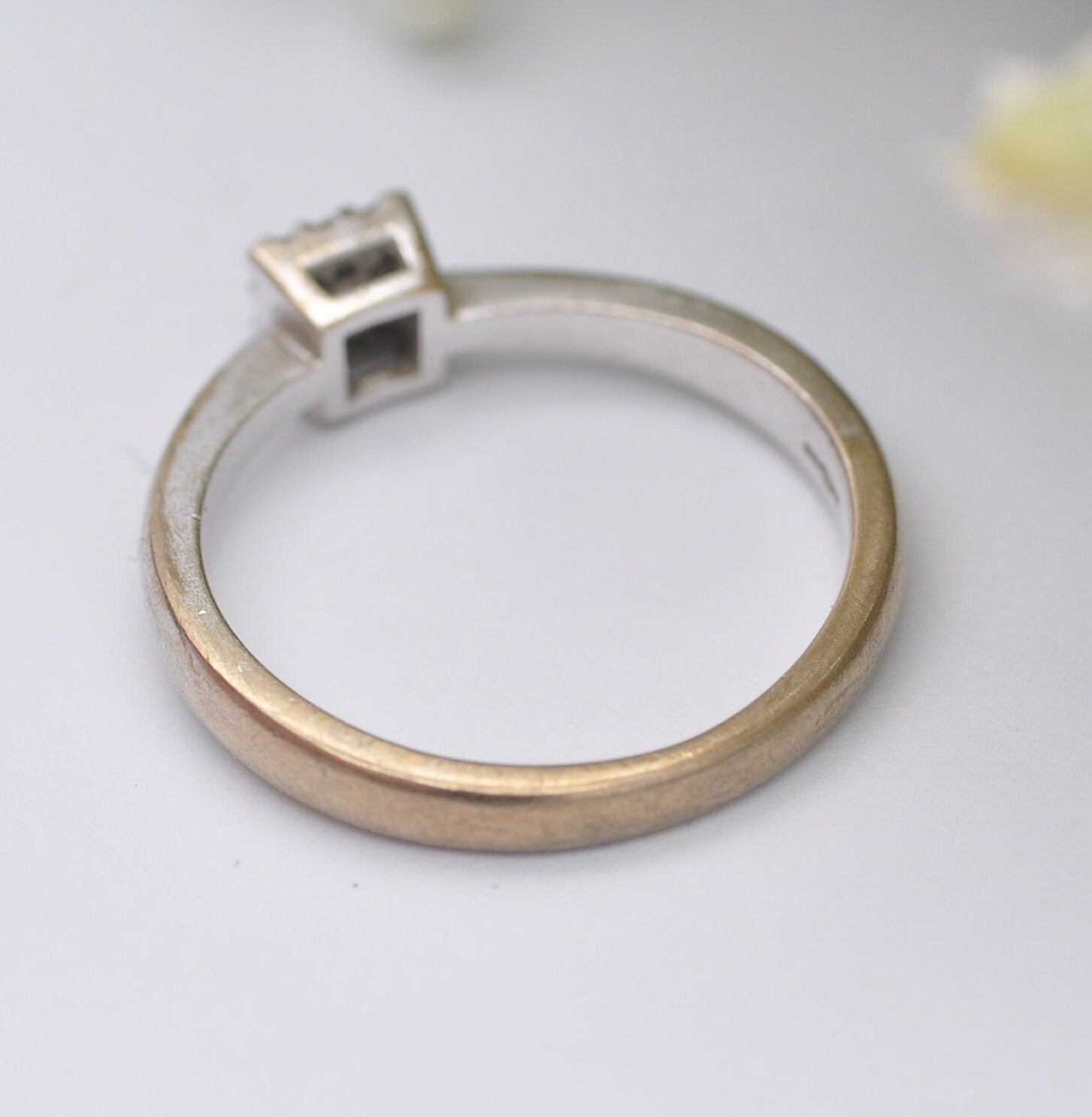 Vintage 9ct White Gold Diamond Engagement Ring - 0.15 Carats | UK Size - O | US Size - 7