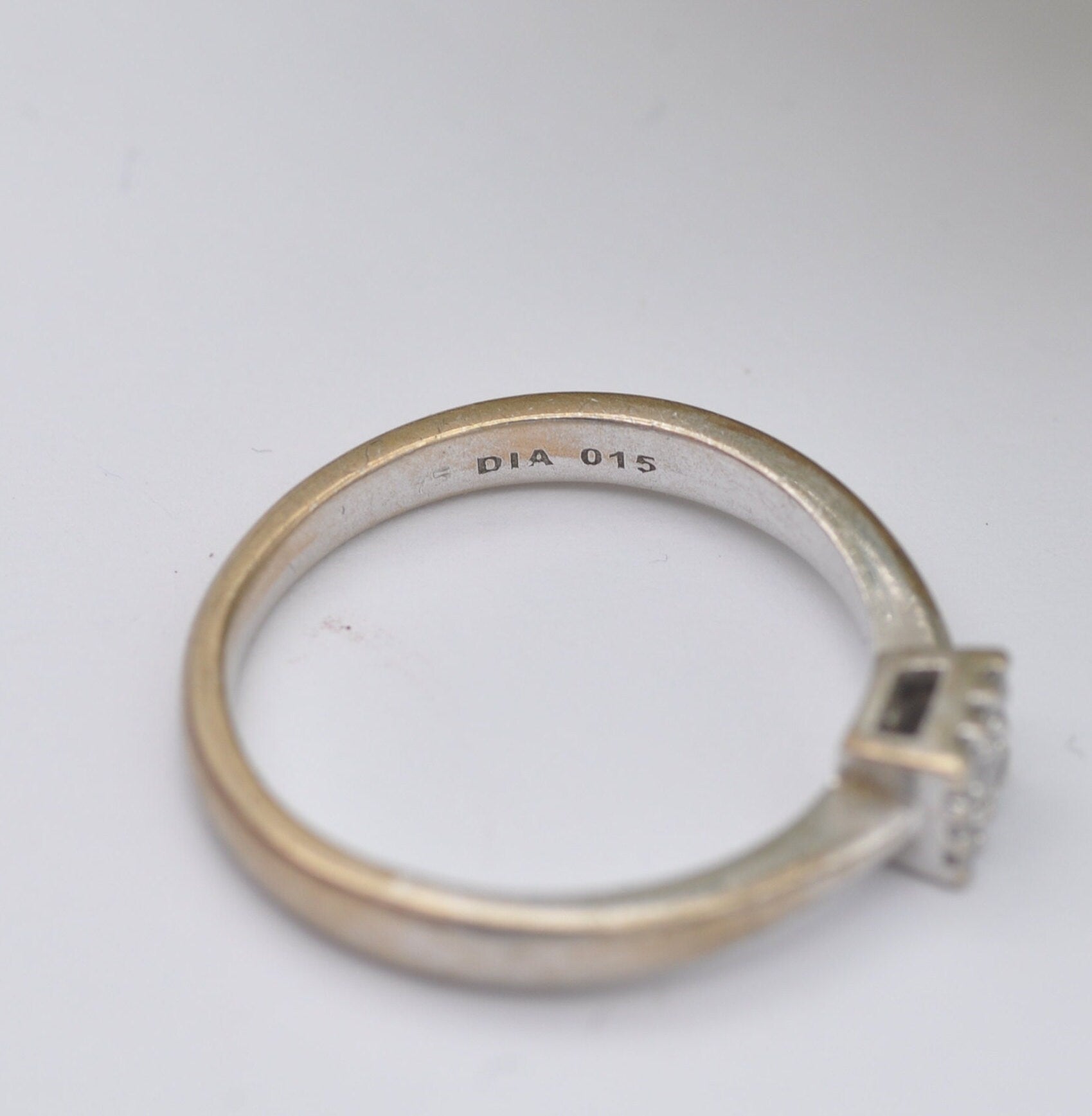 Vintage 9ct White Gold Diamond Engagement Ring - 0.15 Carats | UK Size - O | US Size - 7