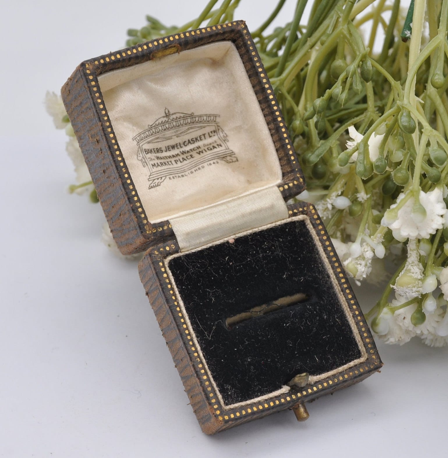 Antique Leather Ring Box with Gold Tooling - Bakers Jewel Casket Wigan Jewellers | Silk and Velvet Lined