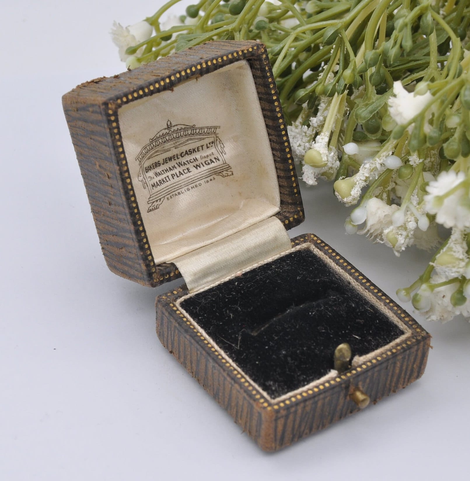 Antique Leather Ring Box with Gold Tooling - Bakers Jewel Casket Wigan Jewellers | Silk and Velvet Lined