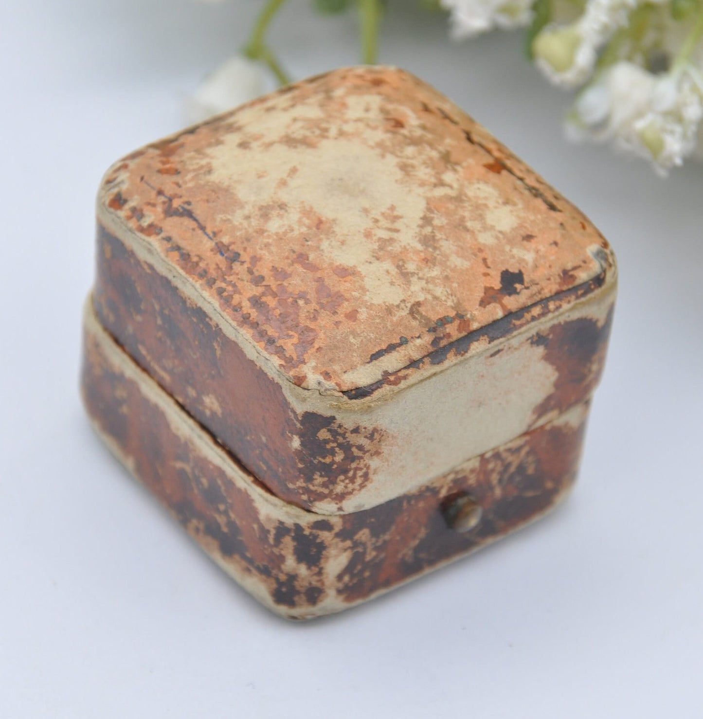 Antique Leather Ring Box - Foundry Street Oldham Jewellers | Silk and Velvet Lined