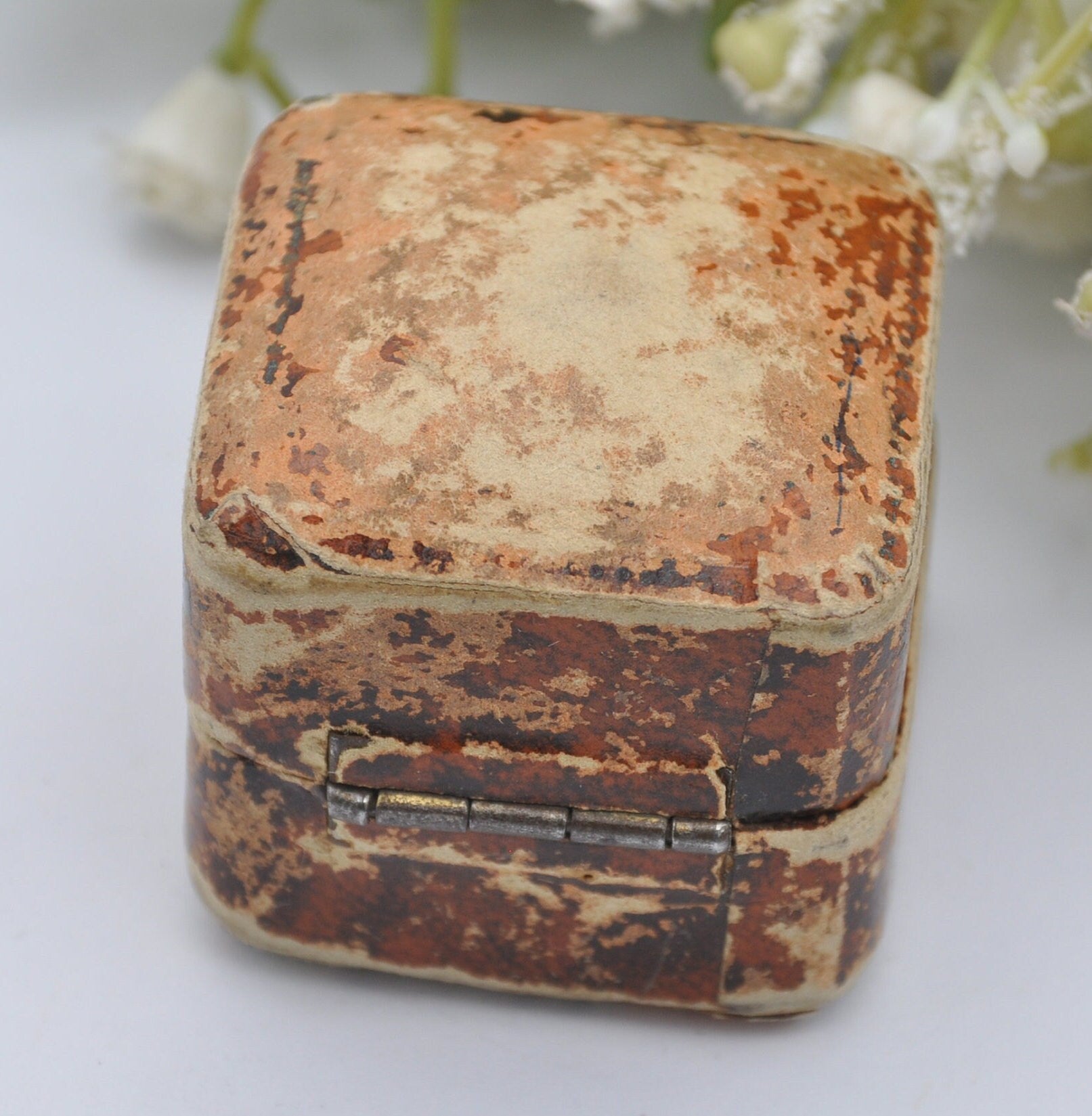 Antique Leather Ring Box - Foundry Street Oldham Jewellers | Silk and Velvet Lined