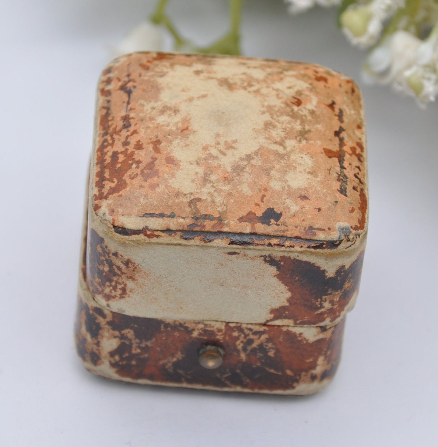 Antique Leather Ring Box - Foundry Street Oldham Jewellers | Silk and Velvet Lined