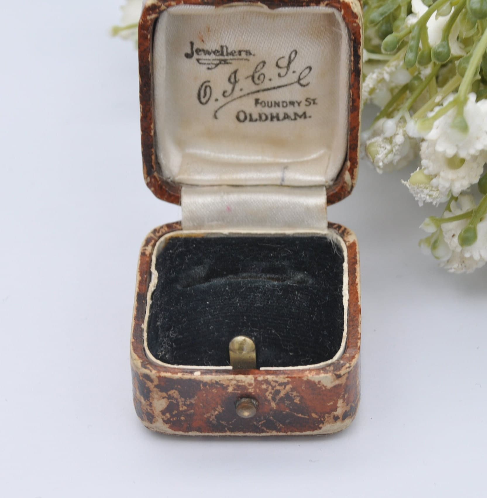 Antique Leather Ring Box - Foundry Street Oldham Jewellers | Silk and Velvet Lined