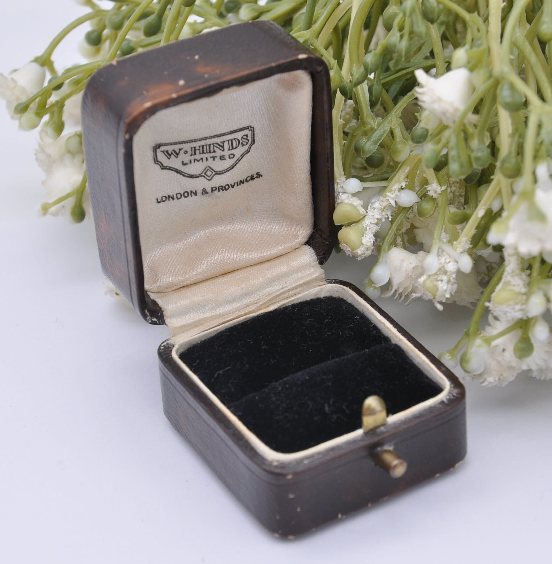 Vintage Leather Ring Box - W. Hinds London Jewellers | Silk and Velvet Lined