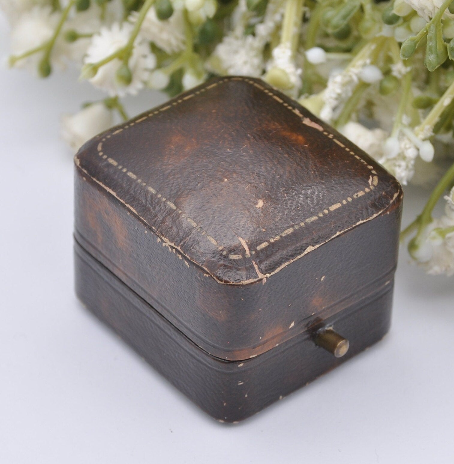 Vintage Leather Ring Box - W. Hinds London Jewellers | Silk and Velvet Lined