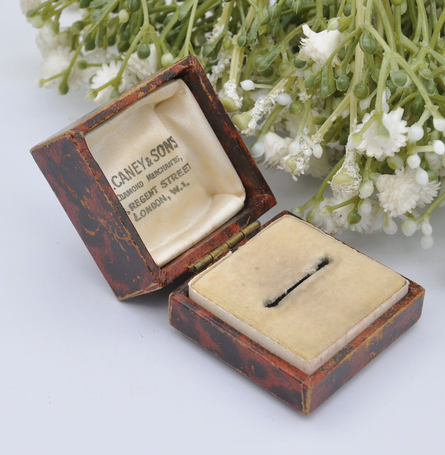 Vintage Leather Ring Box - W. Caney Regent Street London Jewellers | Silk and Velvet Lined
