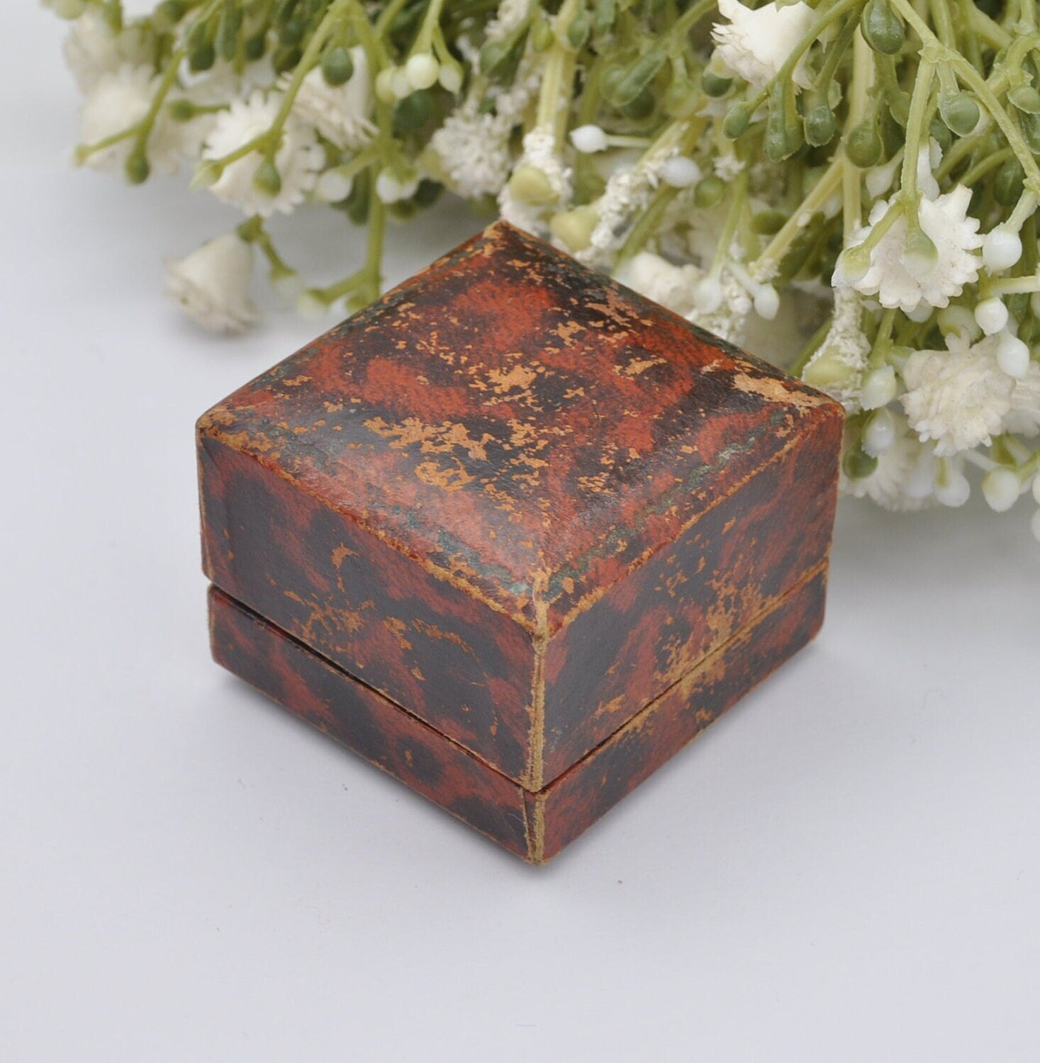 Vintage Leather Ring Box - W. Caney Regent Street London Jewellers | Silk and Velvet Lined