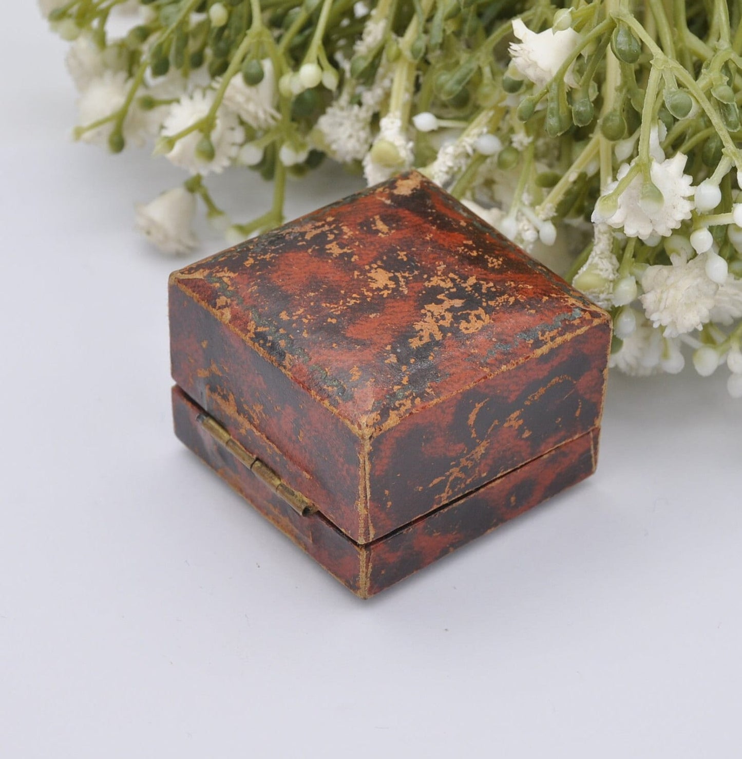 Vintage Leather Ring Box - W. Caney Regent Street London Jewellers | Silk and Velvet Lined