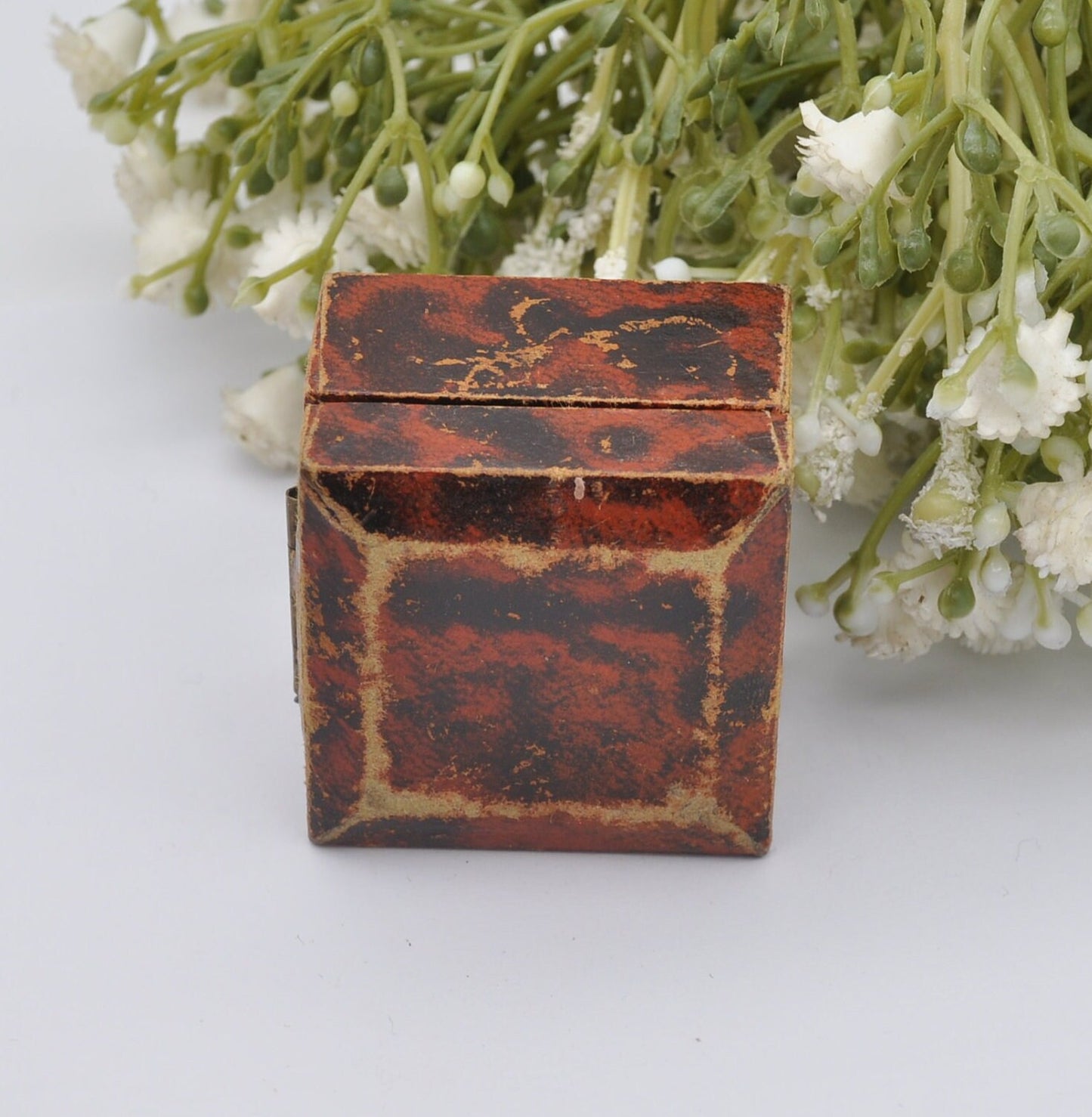 Vintage Leather Ring Box - W. Caney Regent Street London Jewellers | Silk and Velvet Lined