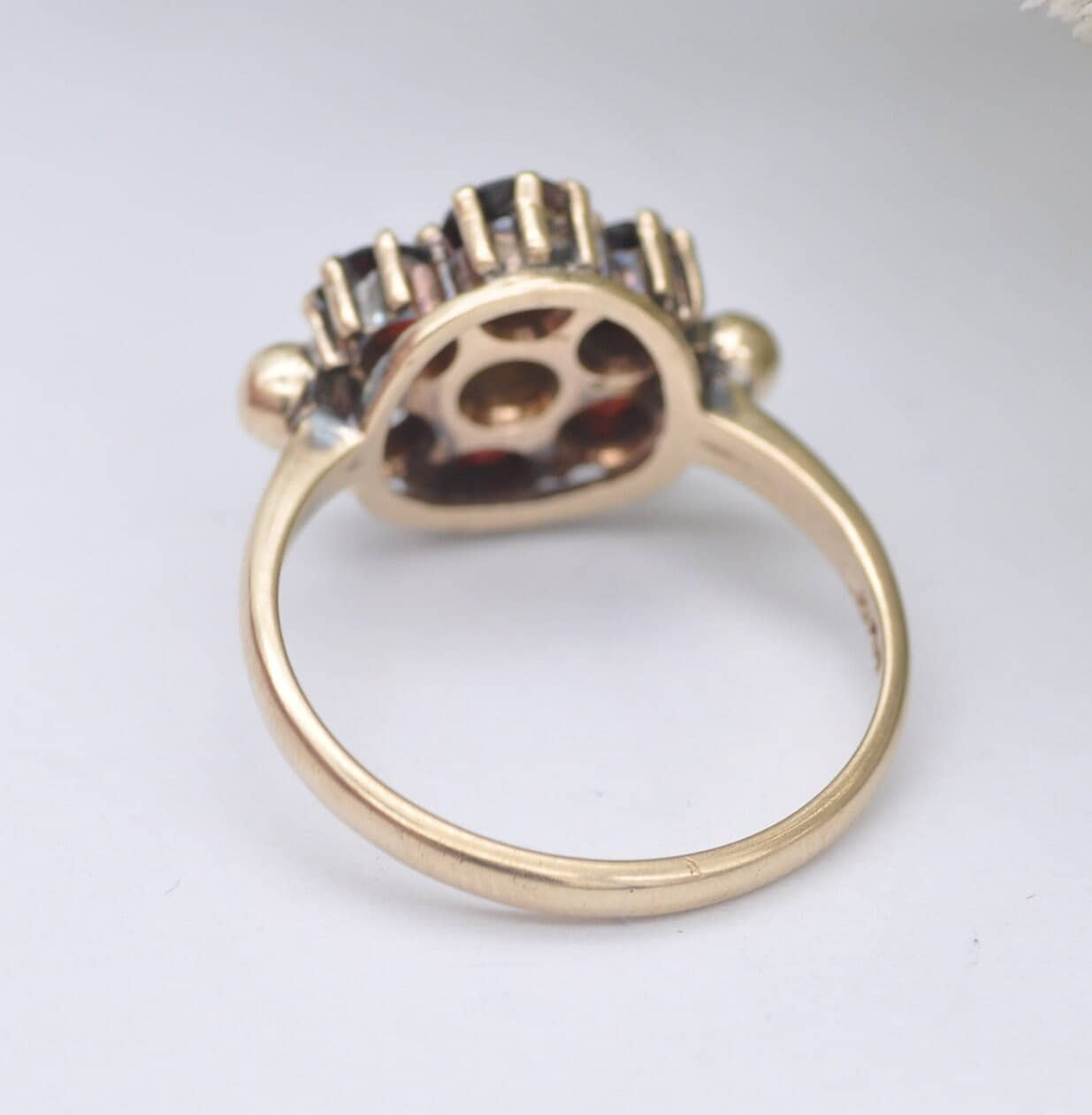 Vintage 9ct Gold Garnet Pearl Flower Cluster Ring - Mid-Century Victorian Revival | UK Size - M 1/2 | US Size - 6 1/2