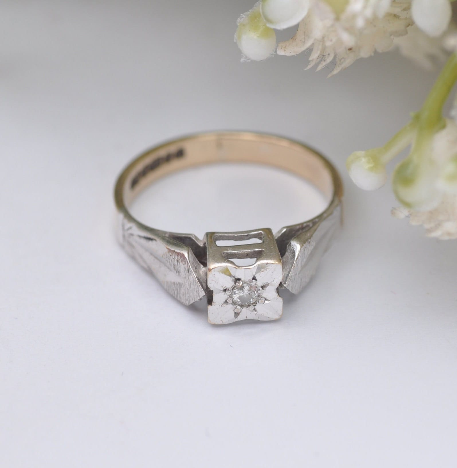 Vintage 9ct Gold Diamond Solitaire Ring 1975 - Yellow and White Gold | UK Size - K | US Size - 5 1/2